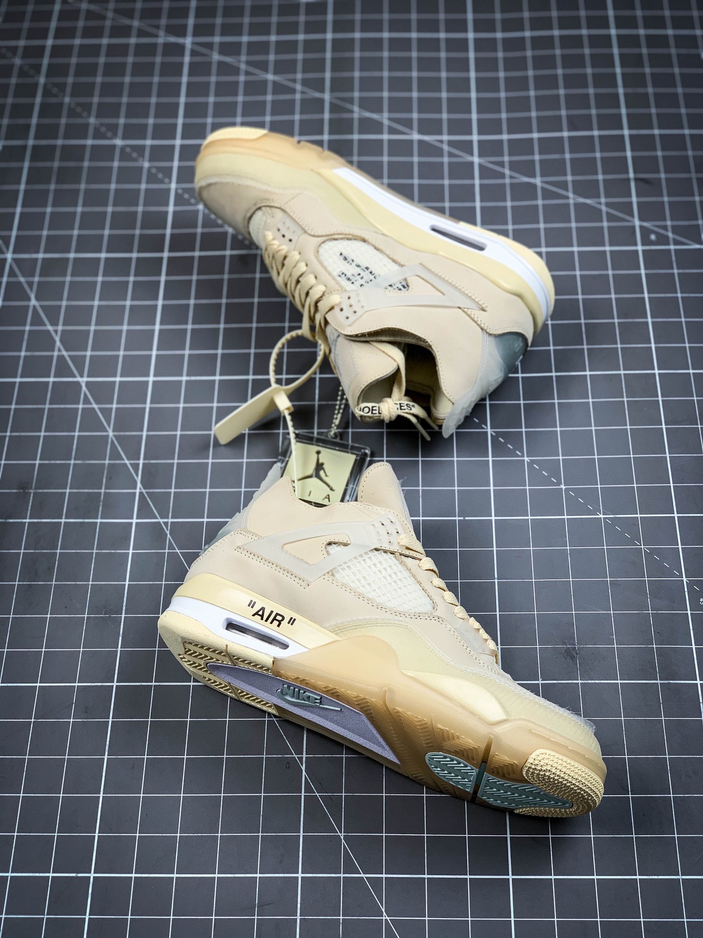 480 乔丹/Air Jordan 乔4 AJ4 aj4 AJ4 乔丹4代OFF-WHITE x Air Jordan 4 SP WMNS  CV9388-100