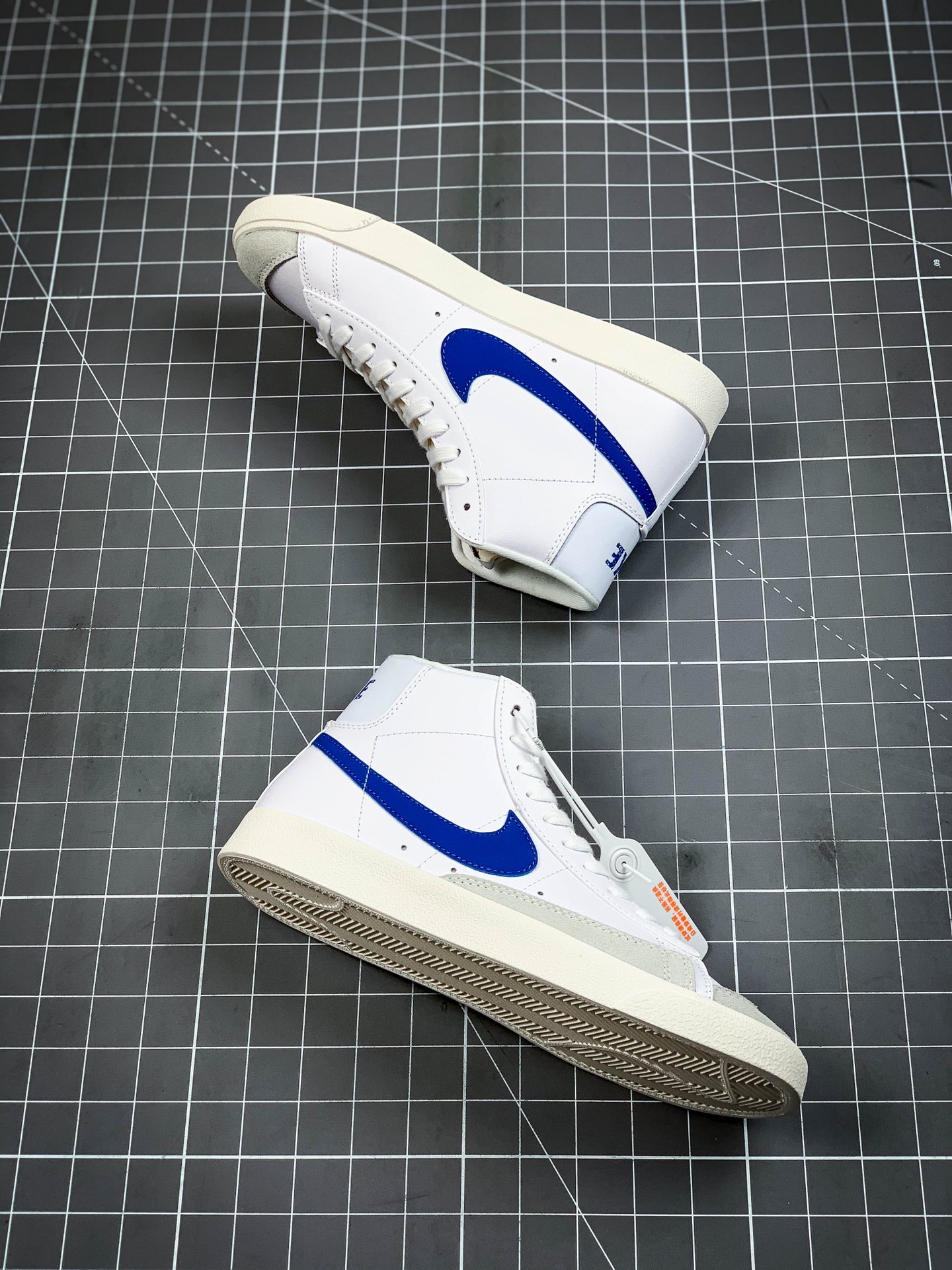 160 Nike Blazer Mid 77 Vintage 耐克 开拓者高帮休闲板鞋 BQ6806-103