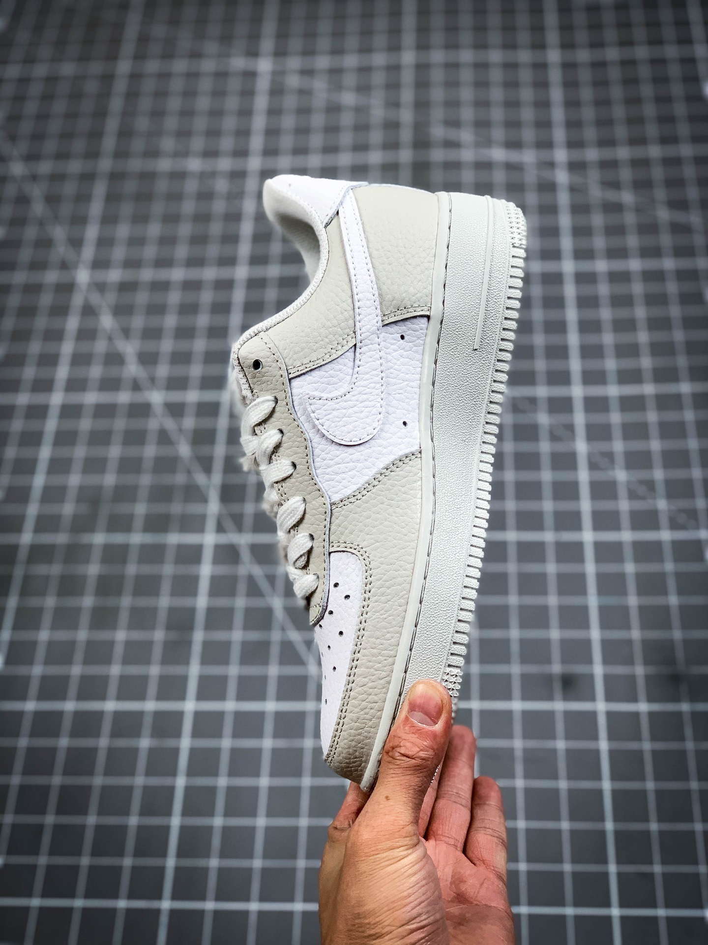 200 Nike Air Force 1 空军一号低帮休闲运动板鞋 DC1165-001