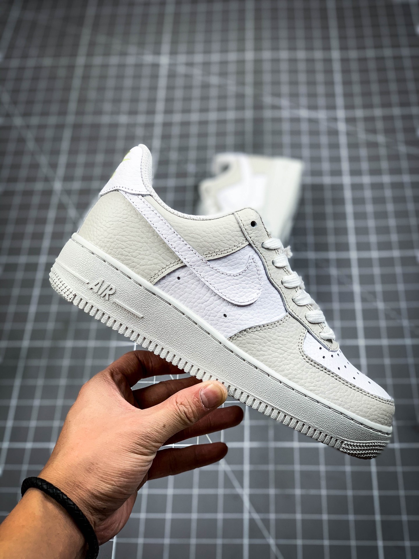 200 Nike Air Force 1 空军一号低帮休闲运动板鞋 DC1165-001
