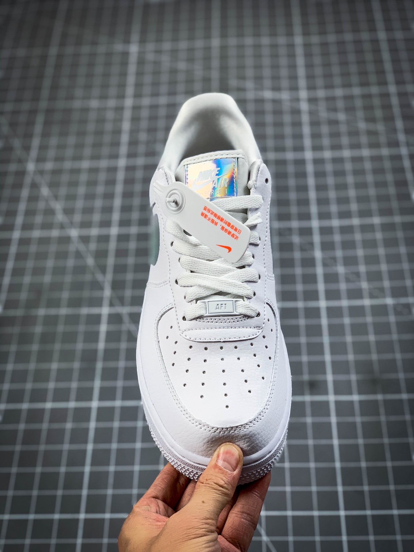 200 Nike Air Force 1 Low WMNS 镭射风格 CJ1646-100