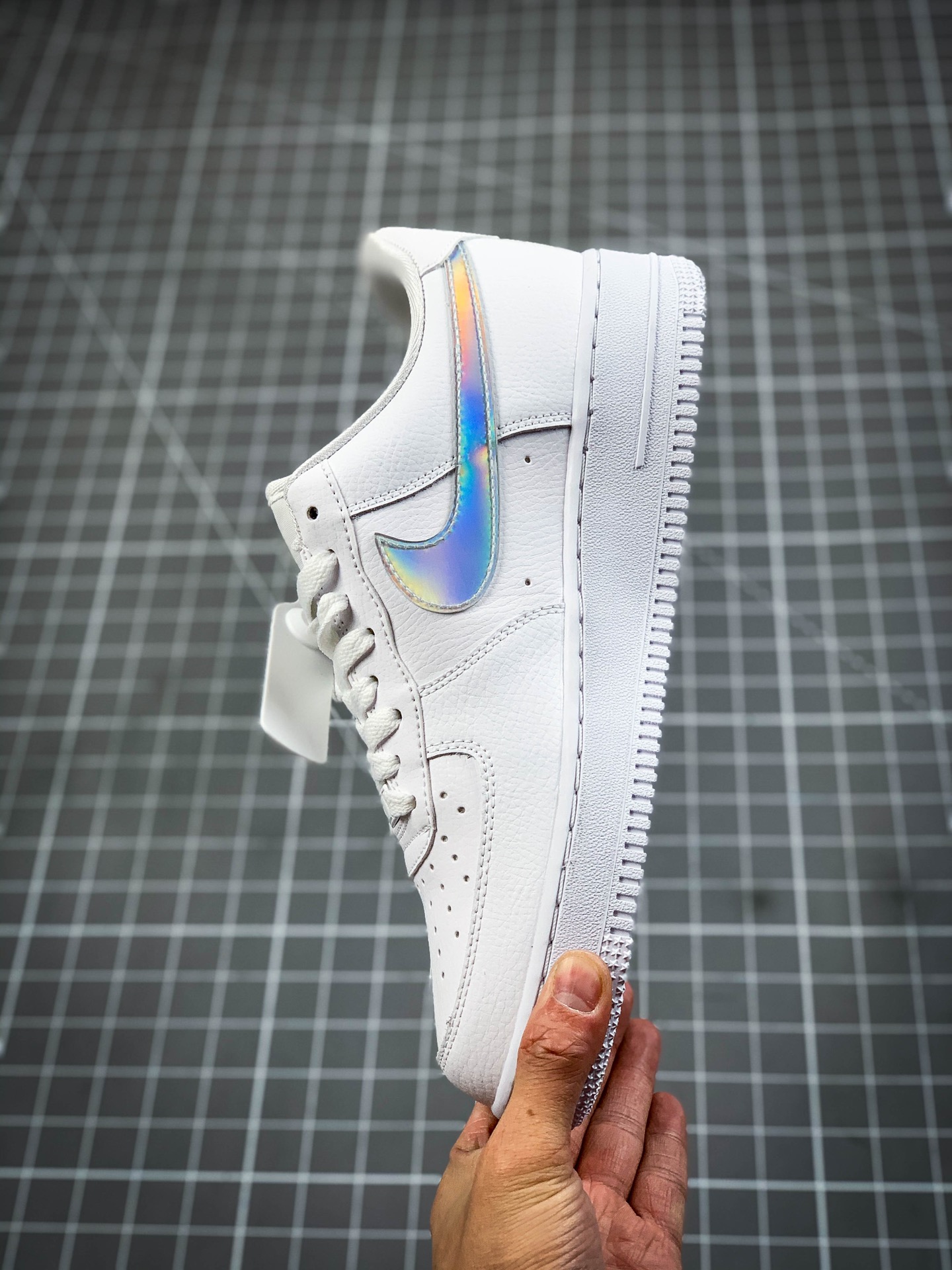 200 Nike Air Force 1 Low WMNS 镭射风格 CJ1646-100