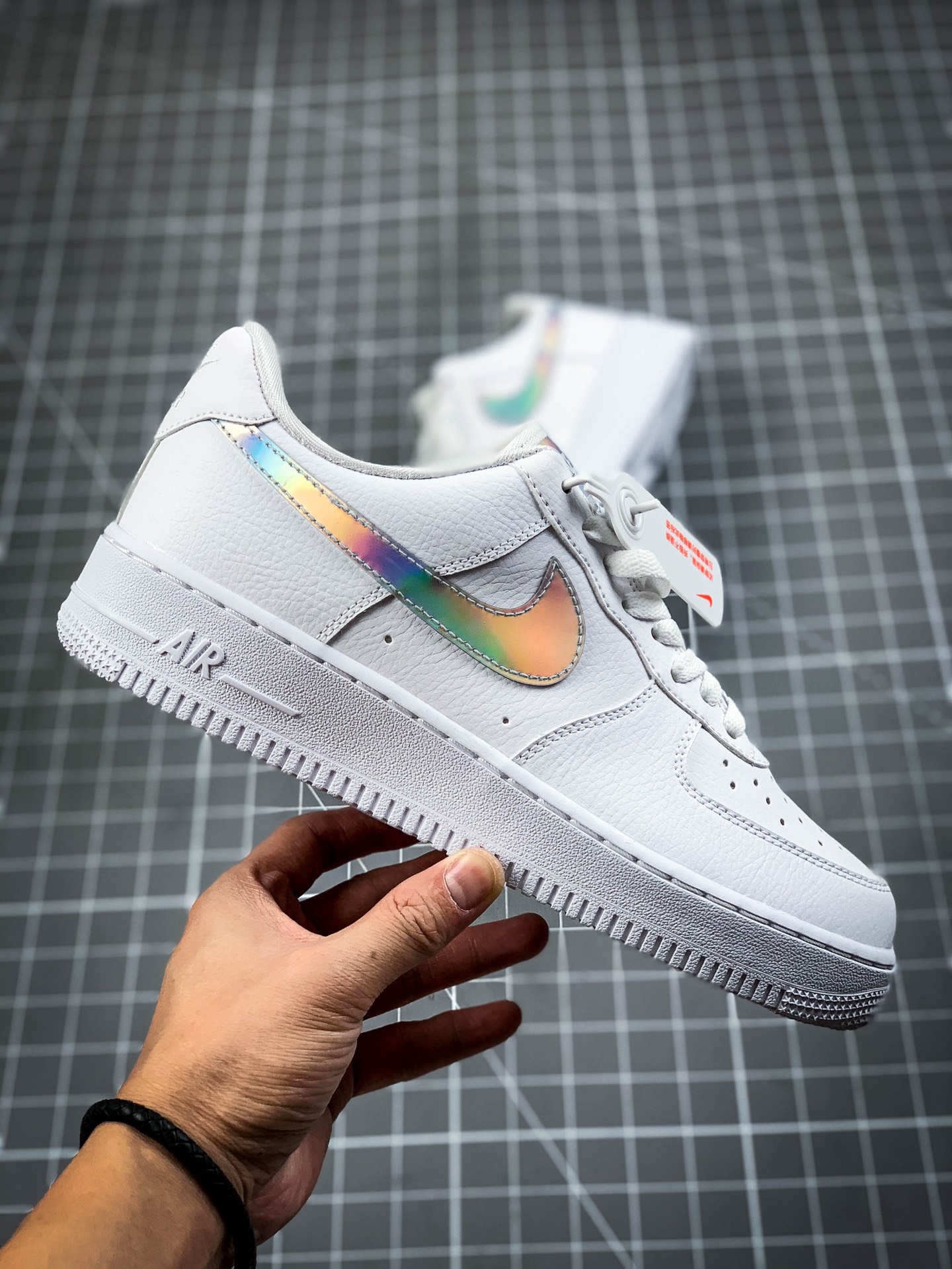 200 Nike Air Force 1 Low WMNS 镭射风格 CJ1646-100