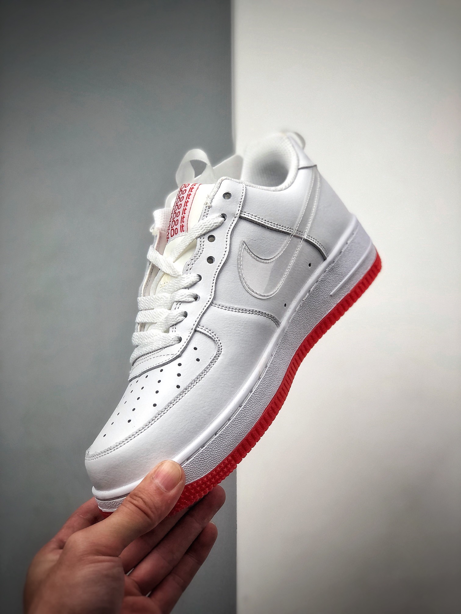 150 Nike 空军一号运动休闲板鞋 CN8534-100