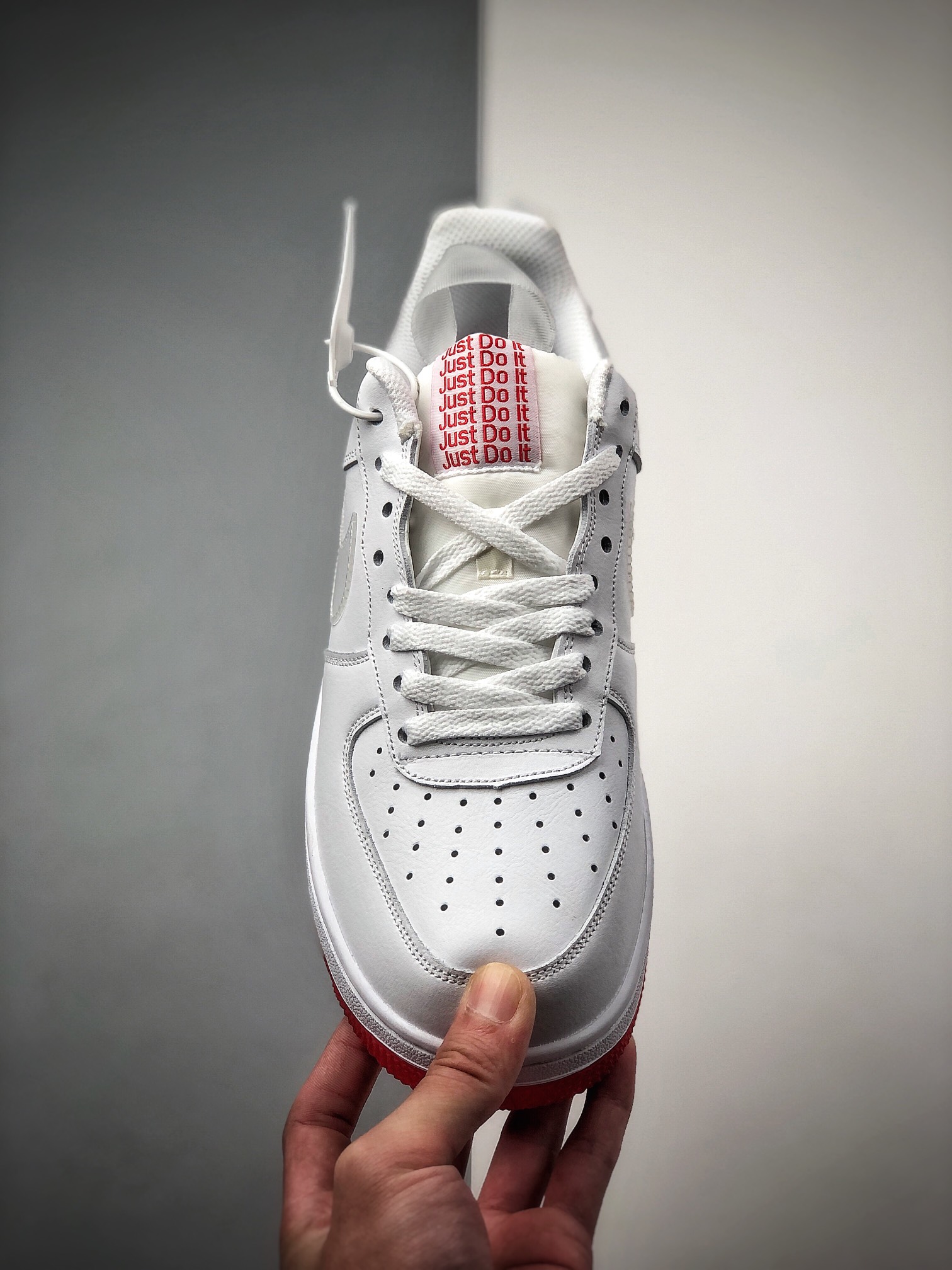 150 Nike 空军一号运动休闲板鞋 CN8534-100