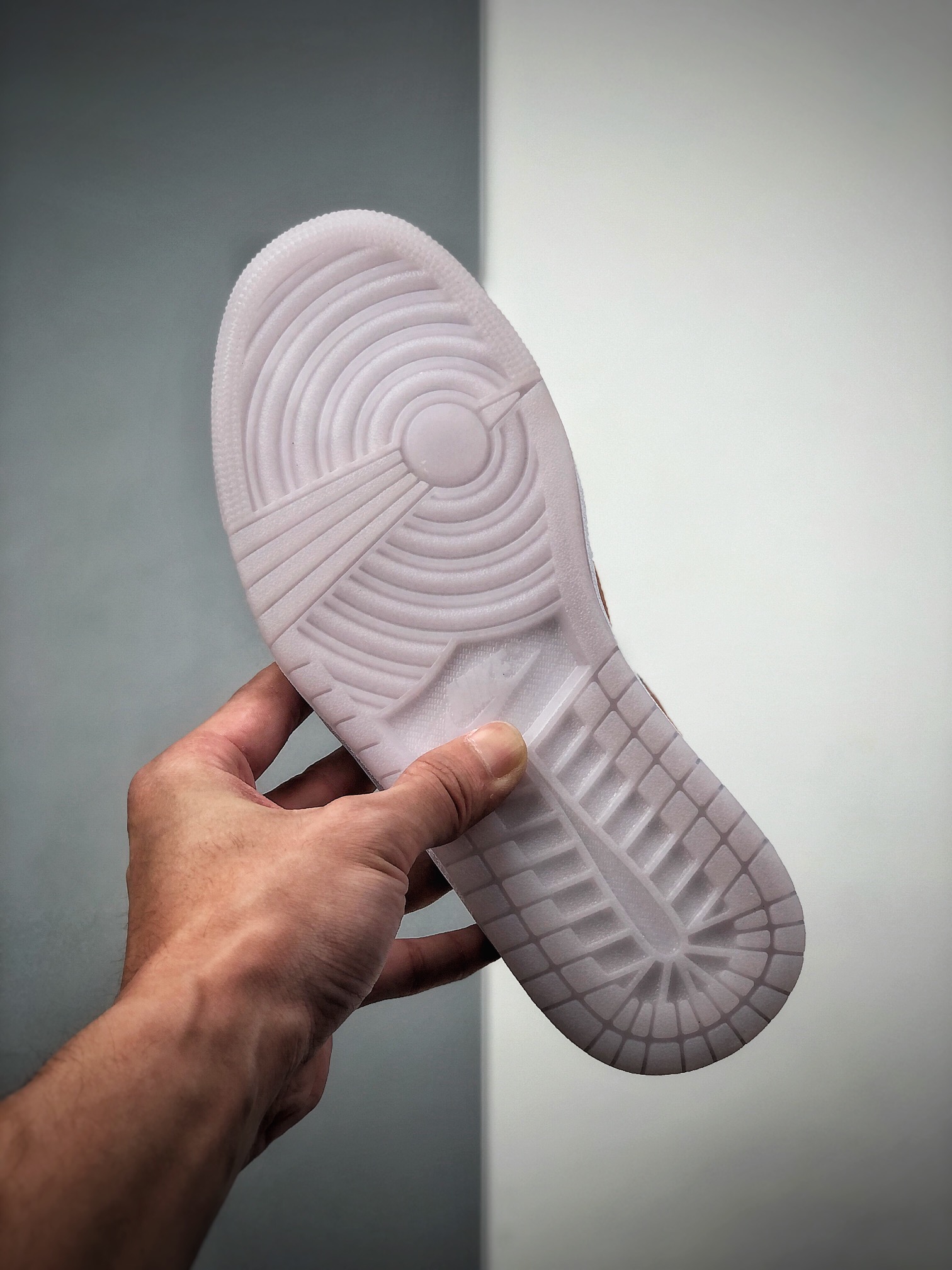 240  Air Jordan 1 Mid白银紫中帮AJ1 乔丹1代 aj1 乔1 中邦Air Jordan 1 CW6008-600