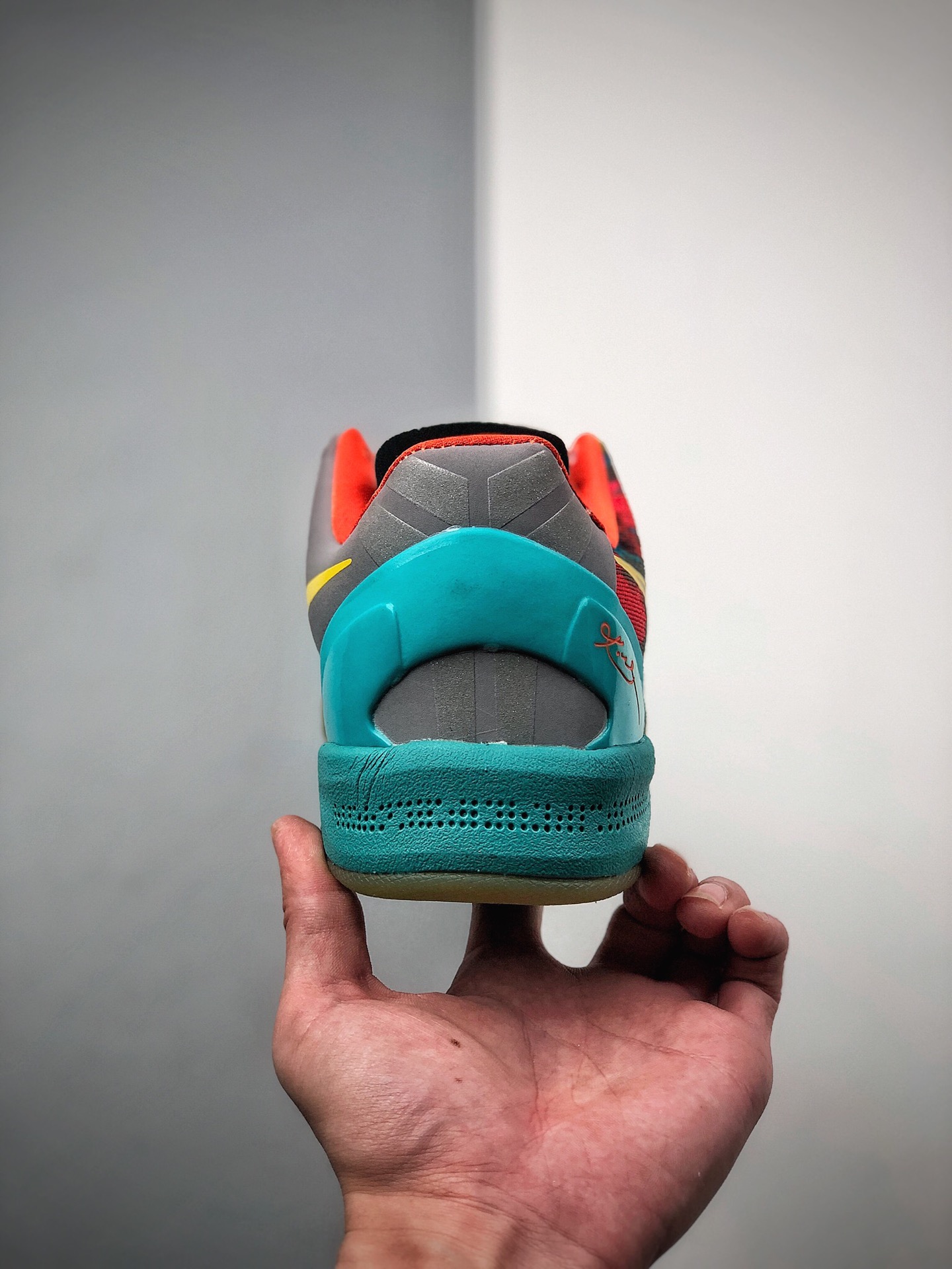 260  Nike Kobe 8 System 科比8代复刻实战运动低帮文化篮球鞋555286-002