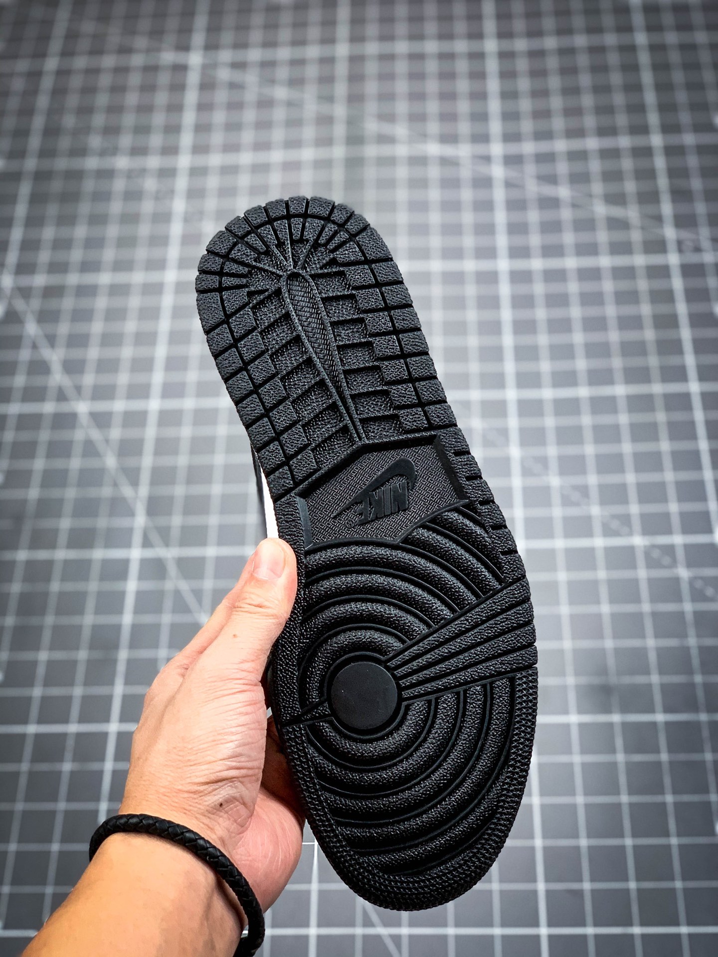 300 乔丹/Air Jordan aj1 乔丹1代 乔1高帮Air Jordan 1 High OG WMNS “Silver Toe”CD0461-001