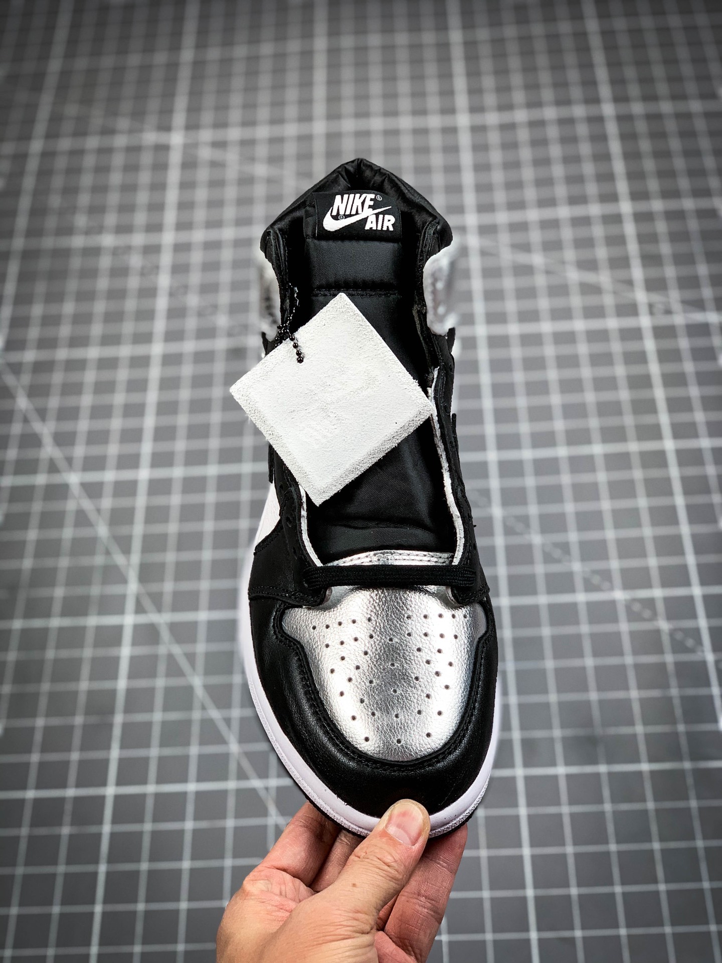 300 乔丹/Air Jordan aj1 乔丹1代 乔1高帮Air Jordan 1 High OG WMNS “Silver Toe”CD0461-001