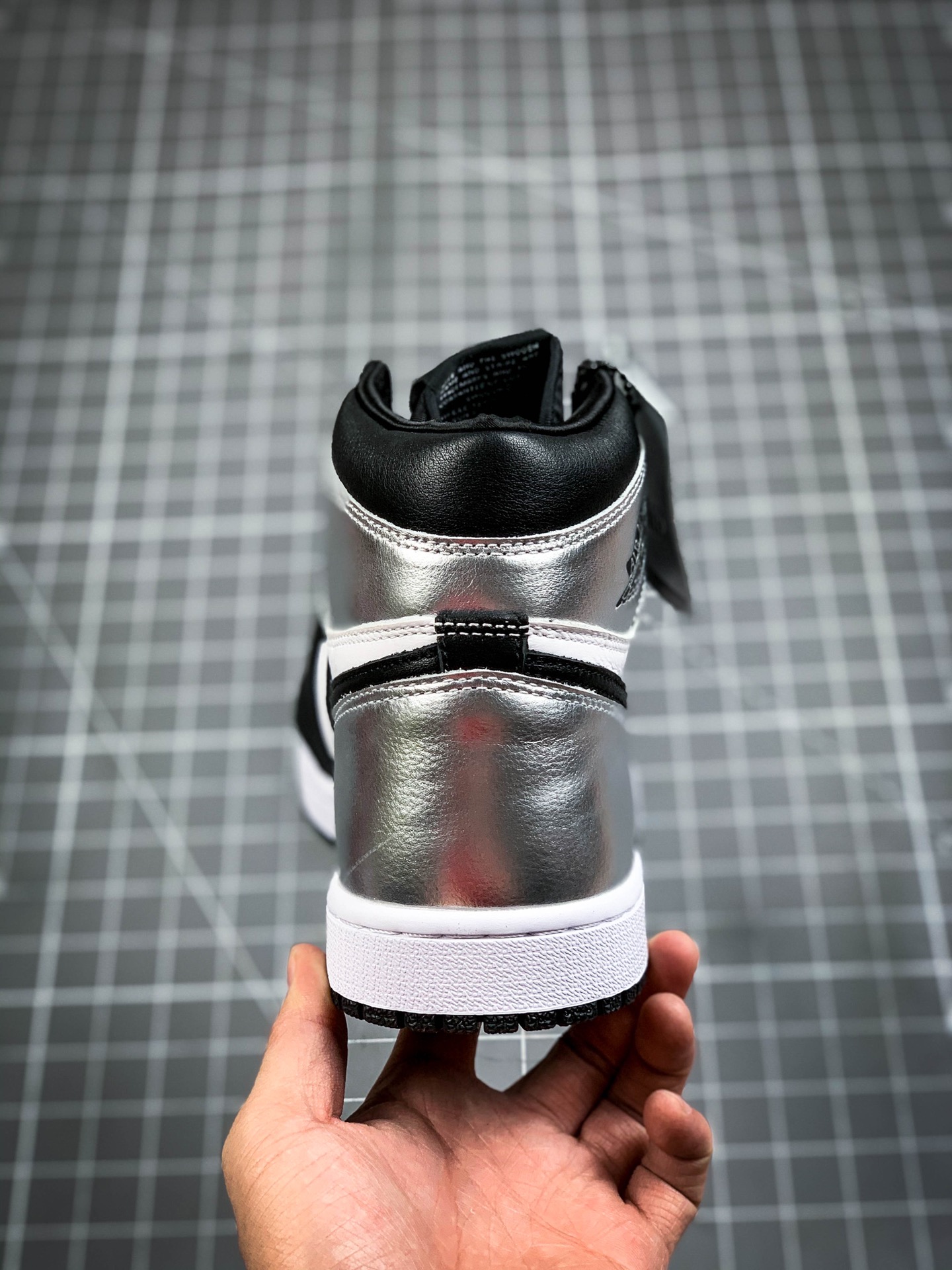 300 乔丹/Air Jordan aj1 乔丹1代 乔1高帮Air Jordan 1 High OG WMNS “Silver Toe”CD0461-001