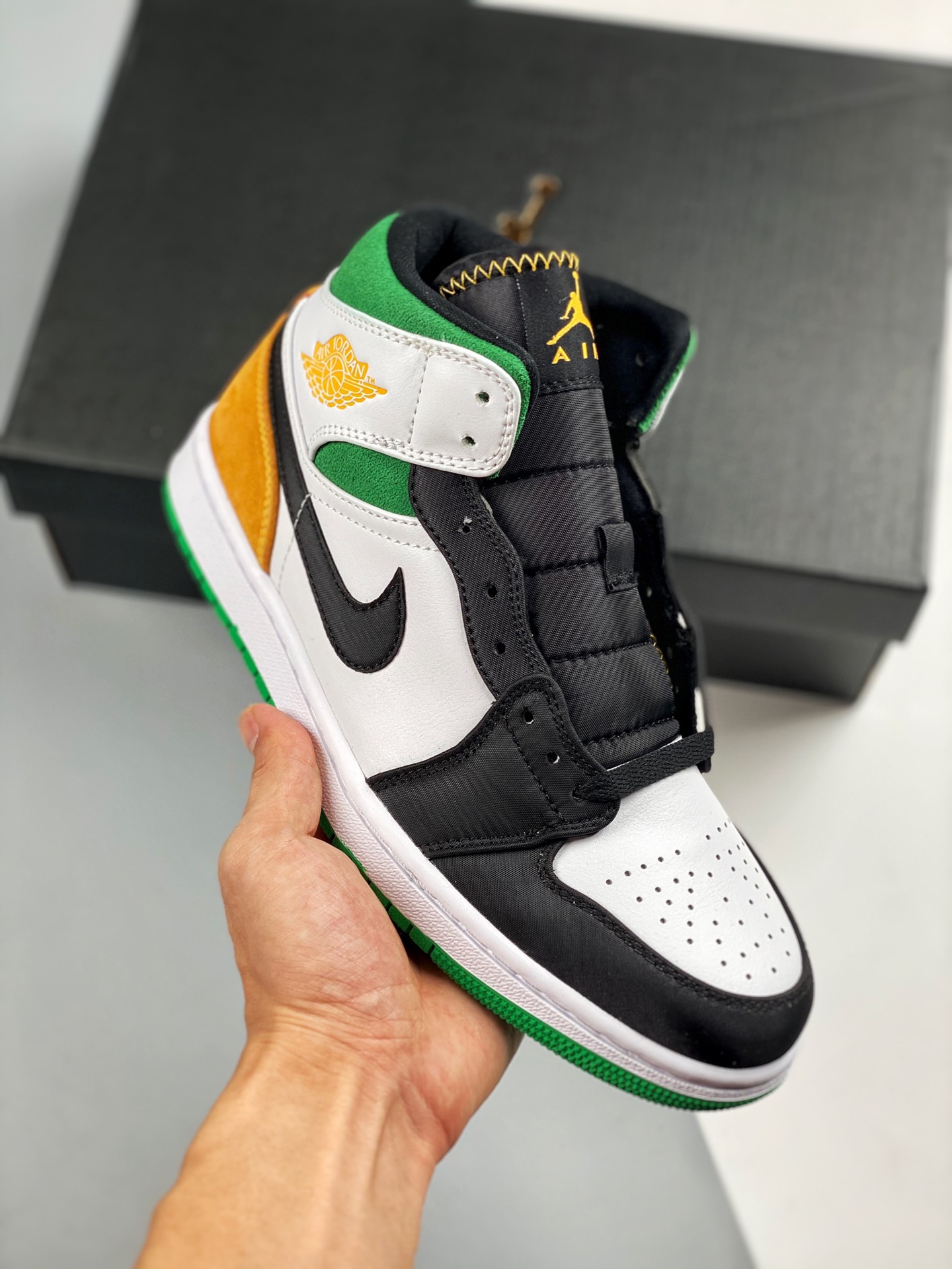 Air Jordan 1 Mid White Green Orange Original Factory Channel Basically no difference from authentic‼️ Tmall foreign tra…