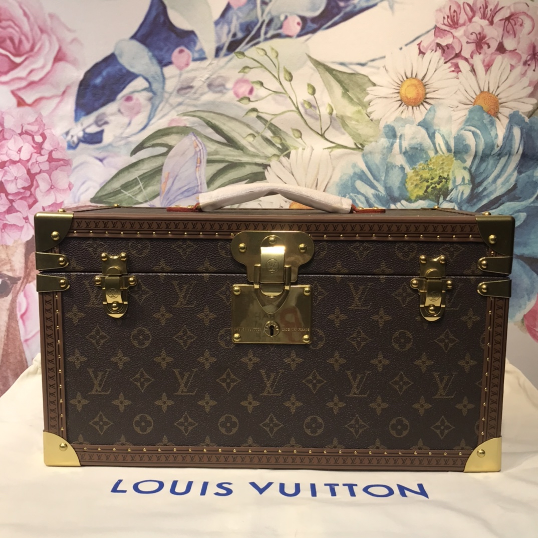 Louis Vuitton Cosmetic Bags Gold Monogram Canvas