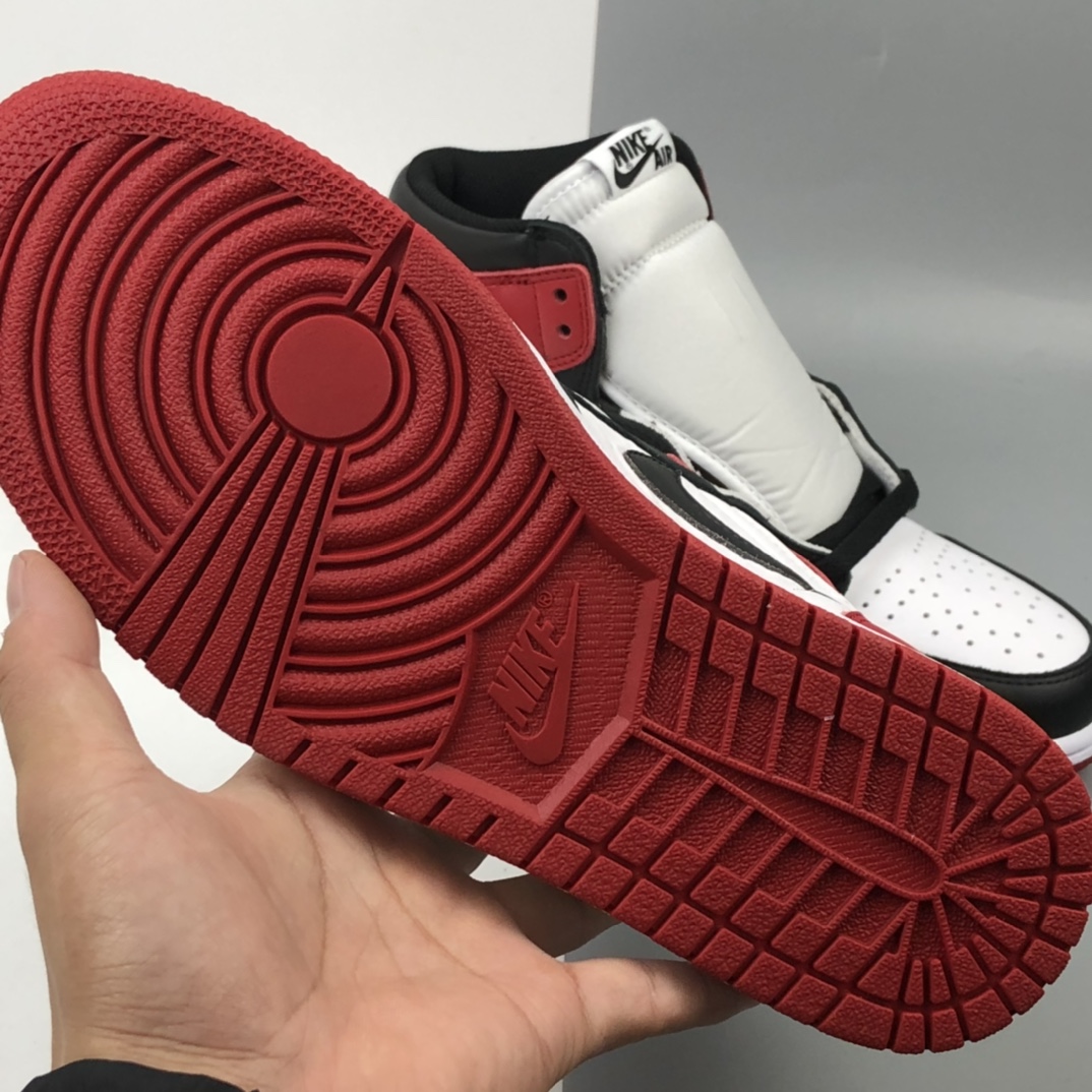 300 Air Jordan 1 Retro High OG AJ1黑脚趾高帮篮球鞋 555088-125