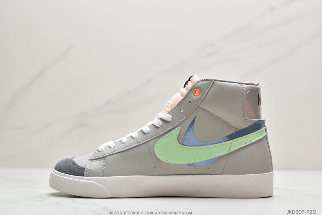 160 公司级耐克Nike Blazer Mid '77女子运动鞋DC0707-164