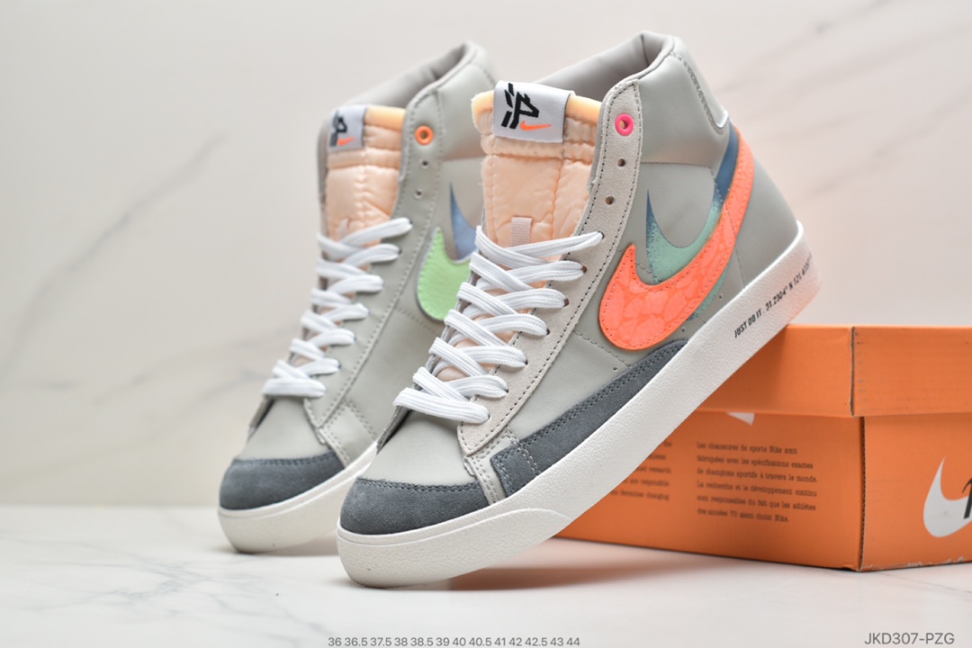 160 公司级耐克Nike Blazer Mid '77女子运动鞋DC0707-164