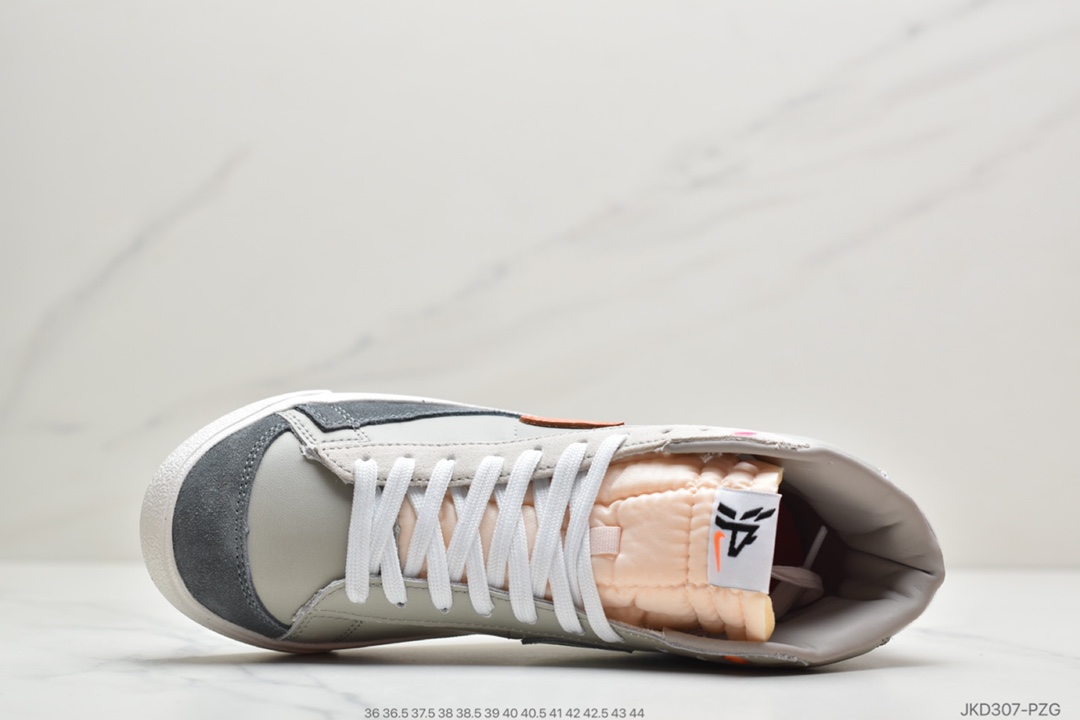 160 公司级耐克Nike Blazer Mid '77女子运动鞋DC0707-164