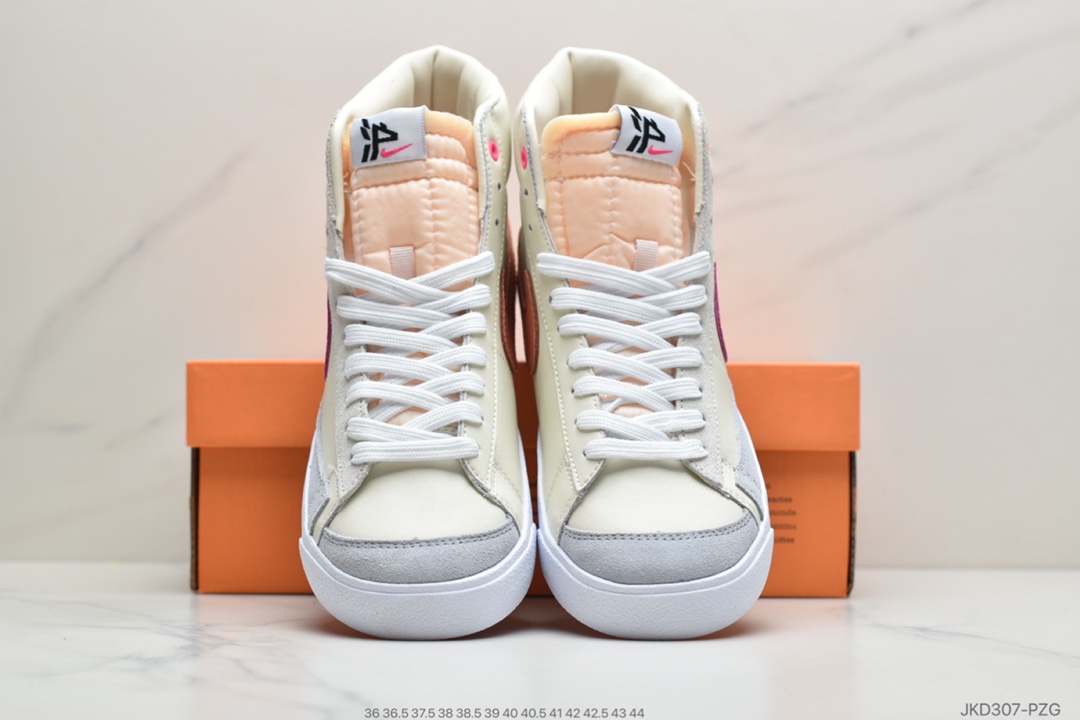 160 公司级耐克Nike Blazer Mid '77女子运动鞋DC0707-164