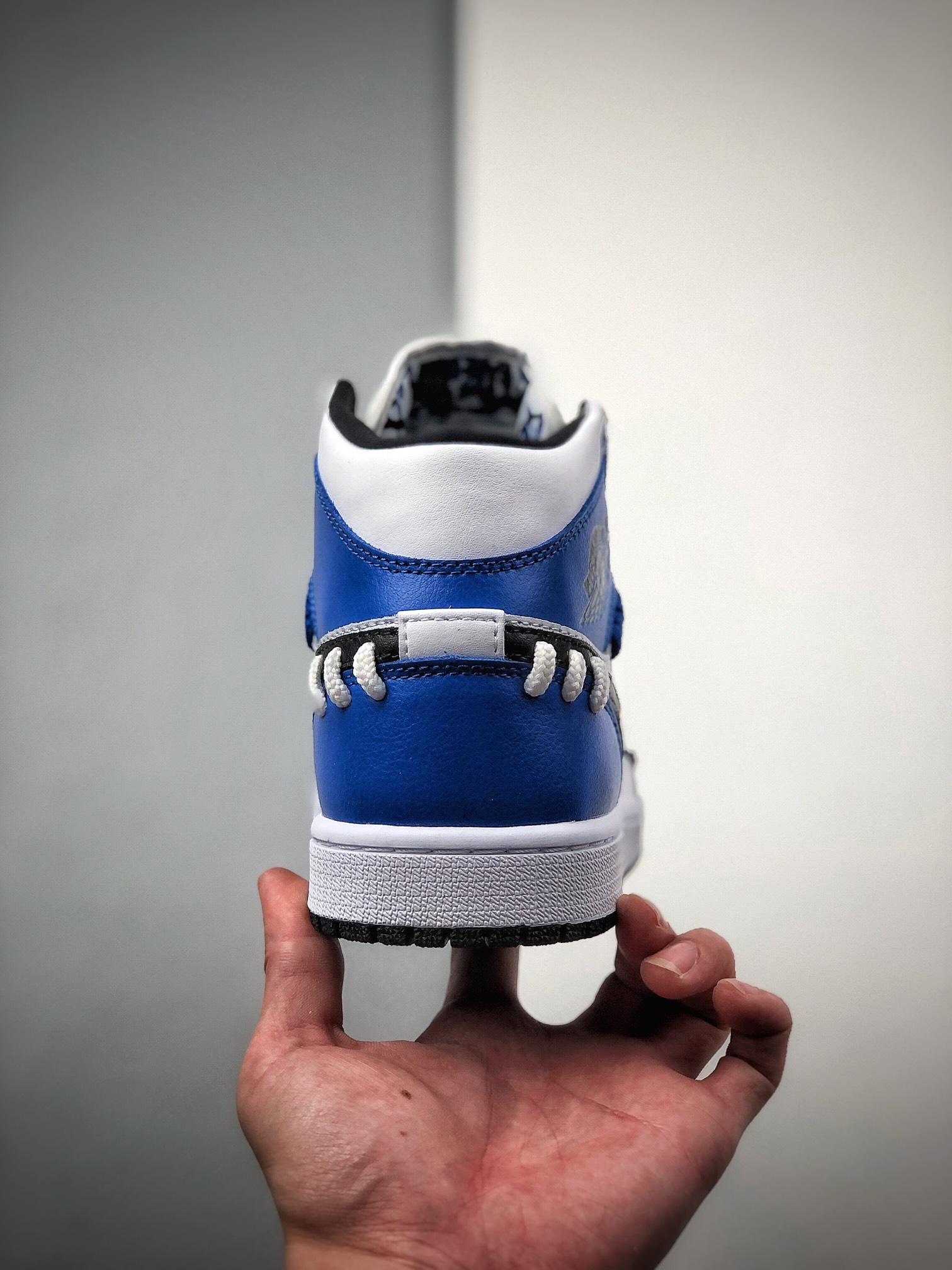 240  Air Jordan 1 Mid AJ1乔1中帮文化篮球鞋 CV0152-401