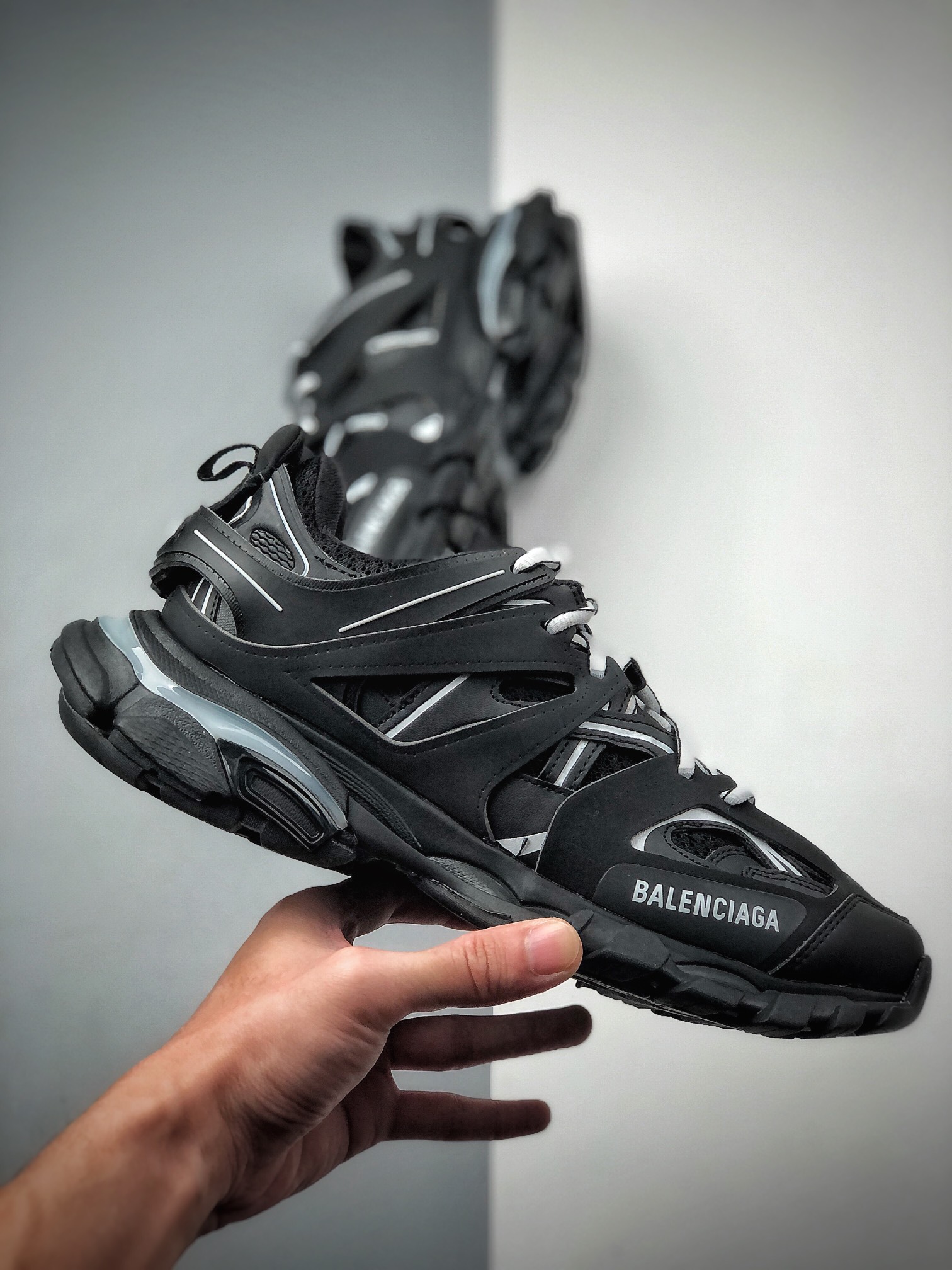 580  Balenciaga 巴黎世家 Track 巴黎世家三代 充电式LED灯 户外概念复古老爹鞋