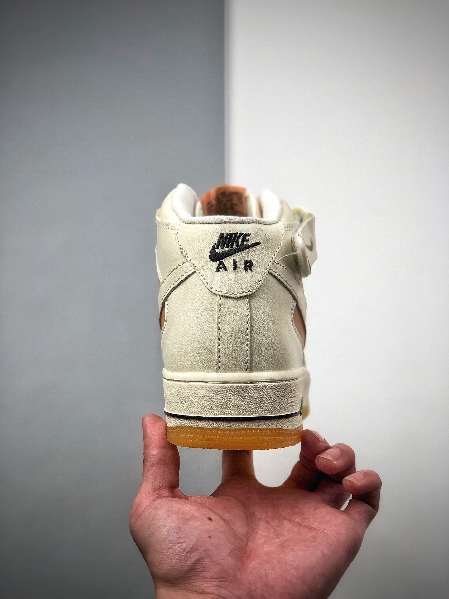 220 Nike 空军一号运动休闲板鞋 773255-906