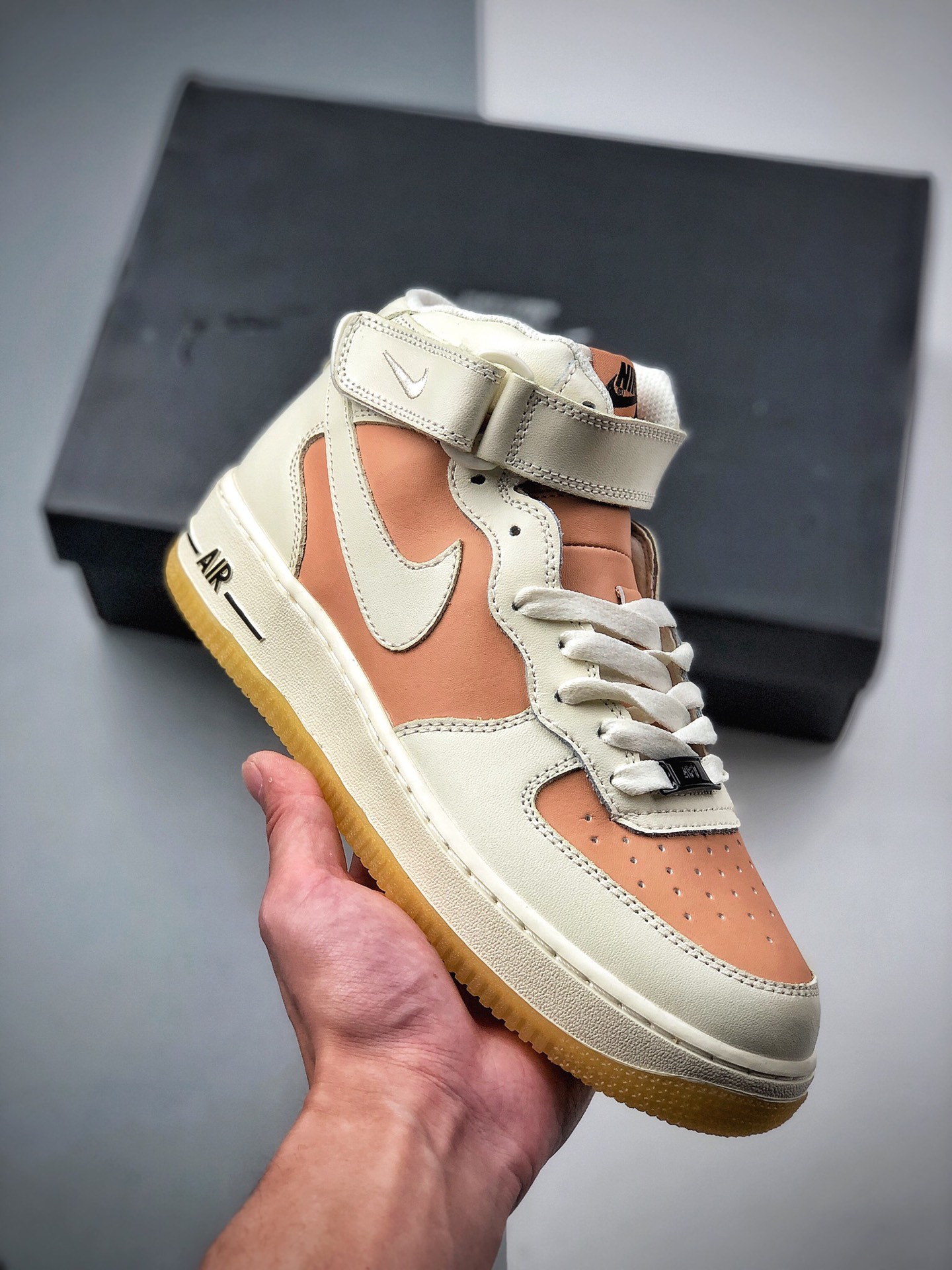 220 Nike 空军一号运动休闲板鞋 773255-906