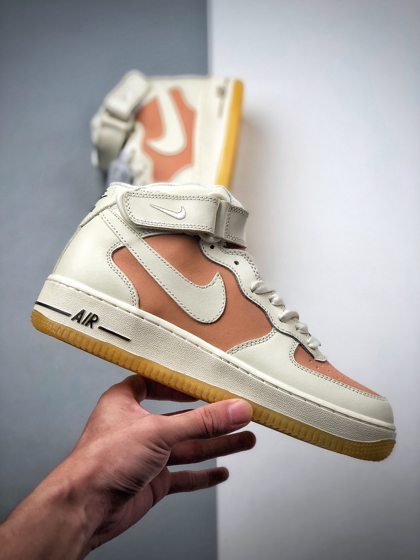 220 Nike 空军一号运动休闲板鞋 773255-906