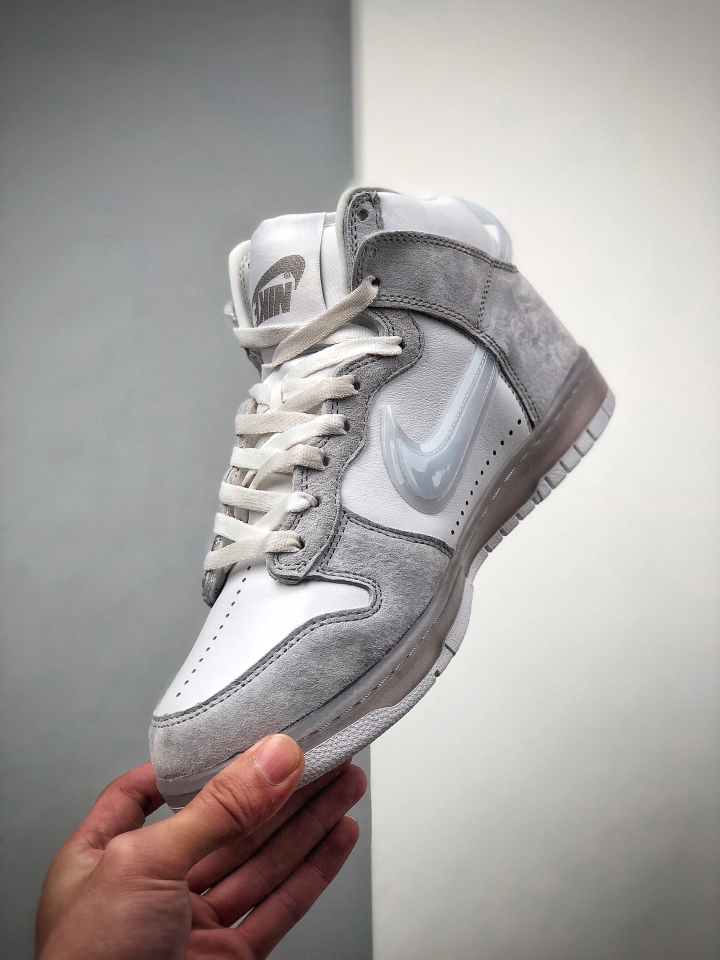 280  Slam Jam x Nike Dunk High 联名系列磨砂皮革高帮休闲滑板鞋 DA1639-100