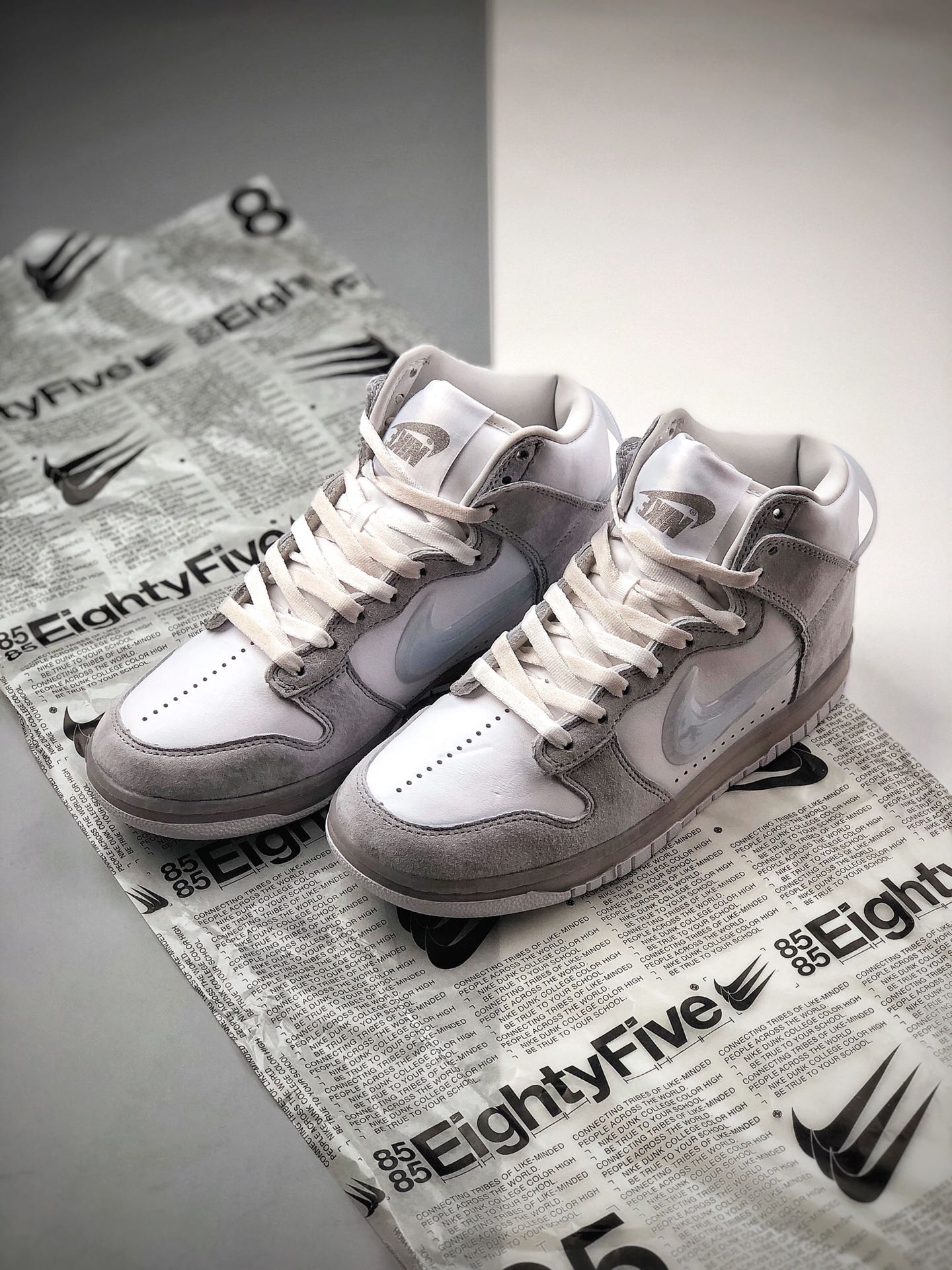 280  Slam Jam x Nike Dunk High 联名系列磨砂皮革高帮休闲滑板鞋 DA1639-100