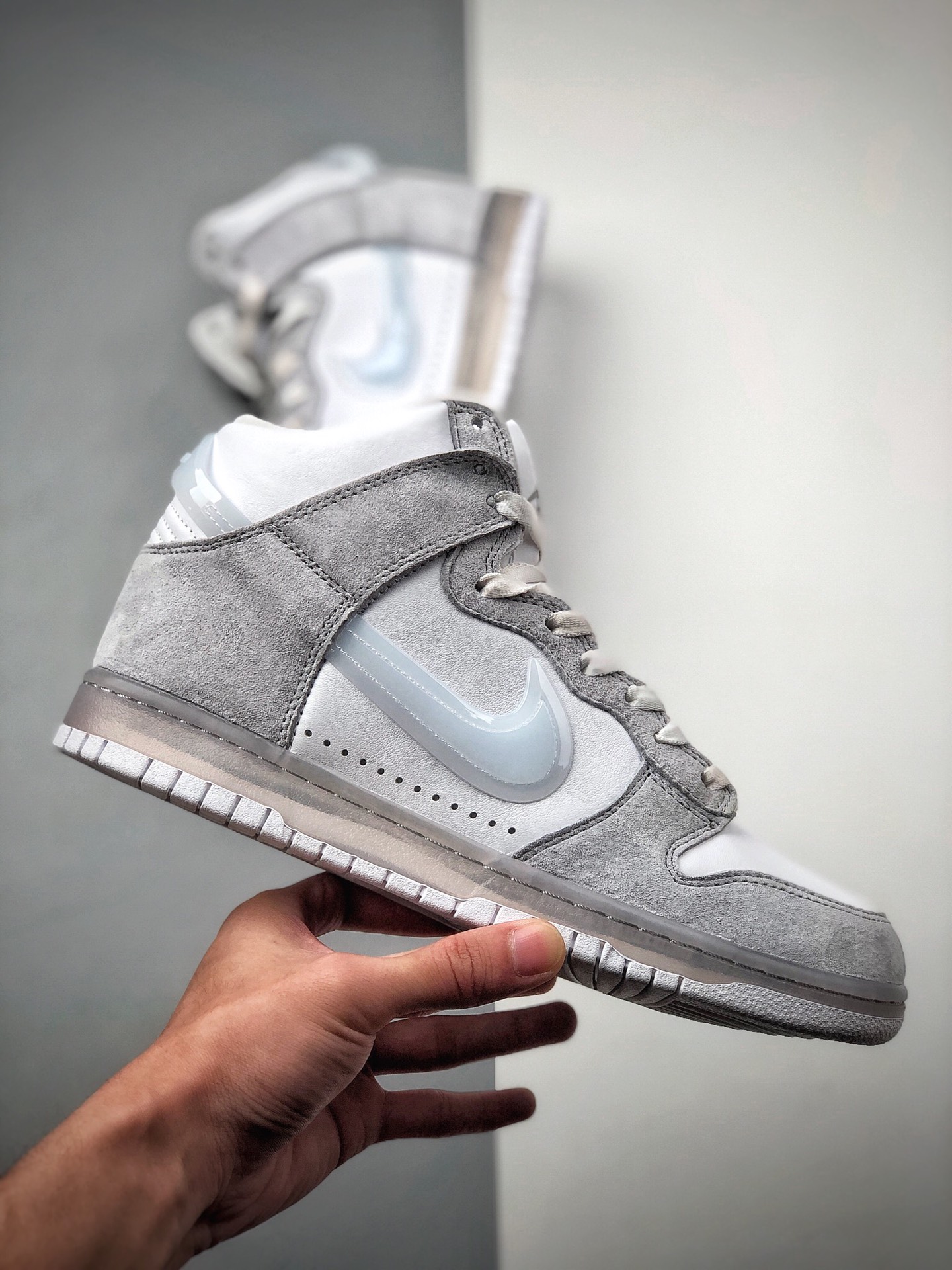 280  Slam Jam x Nike Dunk High 联名系列磨砂皮革高帮休闲滑板鞋 DA1639-100