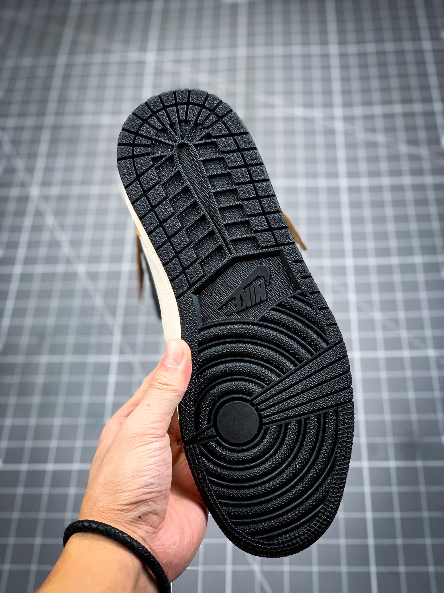 240 乔丹/Air Jordan  aj1 AJ1 乔丹1代 乔1 Air Jordan 1 “Rookie of the Year” 555088-700