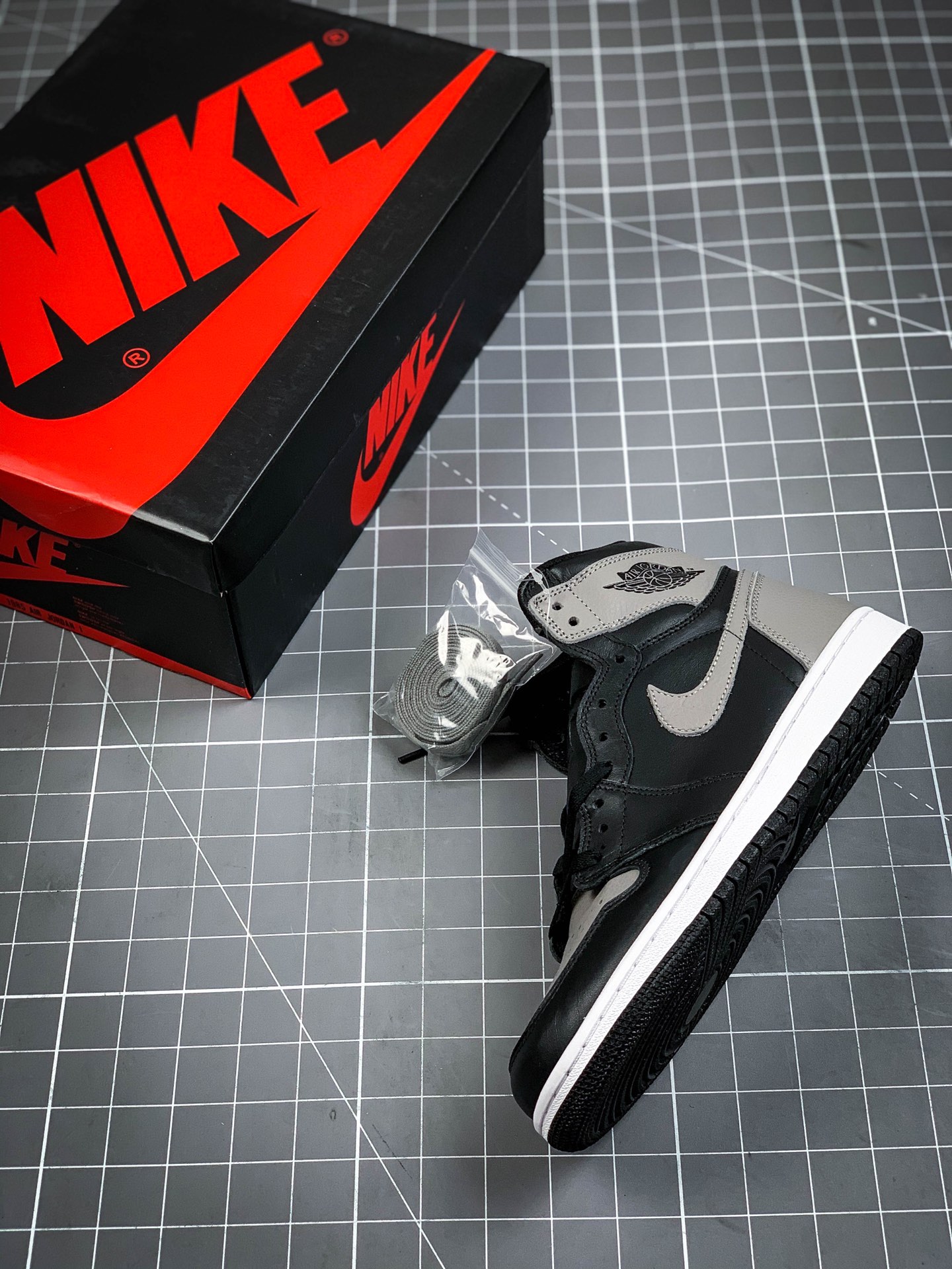 240 Air Jordan 1 AJ1 Retro High OG ” Shadow ”  灰影子 555088-013