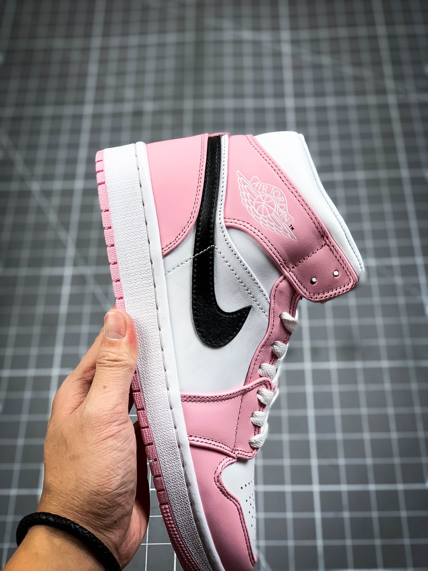 240 乔丹/Air JordanAJ1 aj1 乔丹1代 乔1 乔丹1代中帮系列 Air Jordan 1 Mid SE BQ6472-500