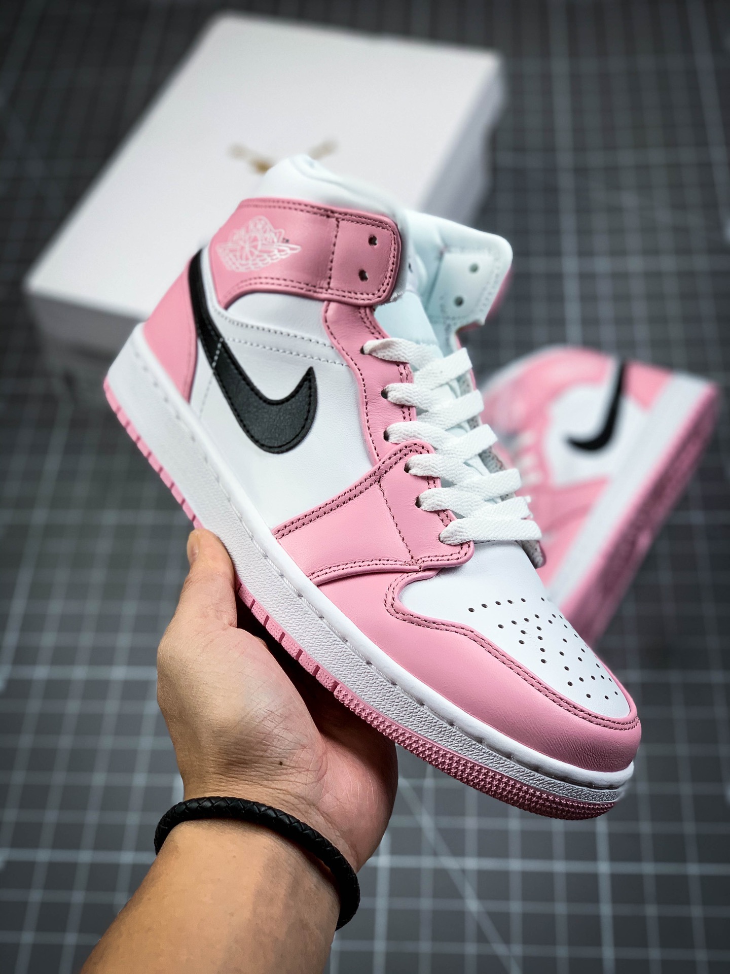 240 乔丹/Air JordanAJ1 aj1 乔丹1代 乔1 乔丹1代中帮系列 Air Jordan 1 Mid SE BQ6472-500