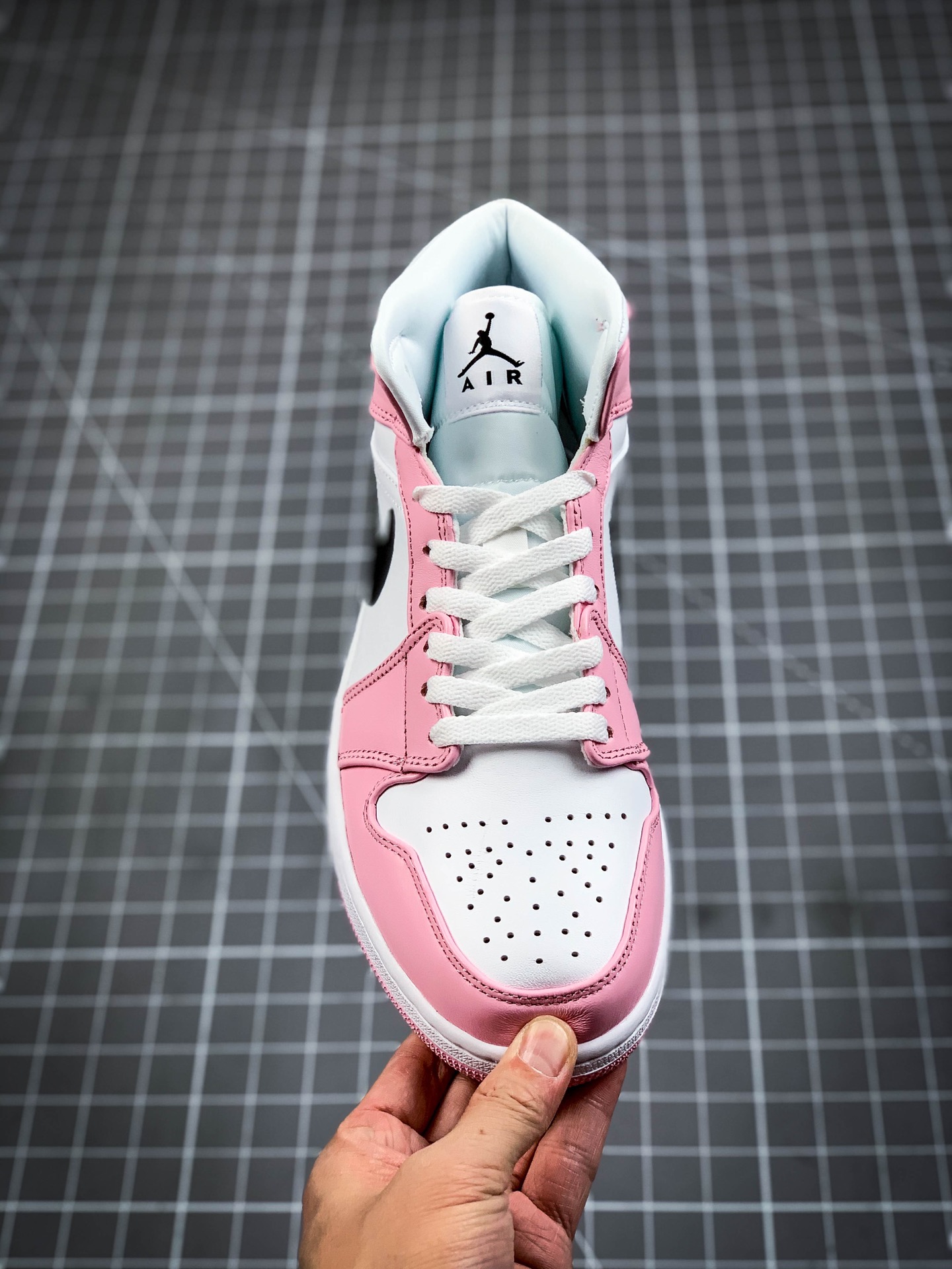 240 乔丹/Air JordanAJ1 aj1 乔丹1代 乔1 乔丹1代中帮系列 Air Jordan 1 Mid SE BQ6472-500