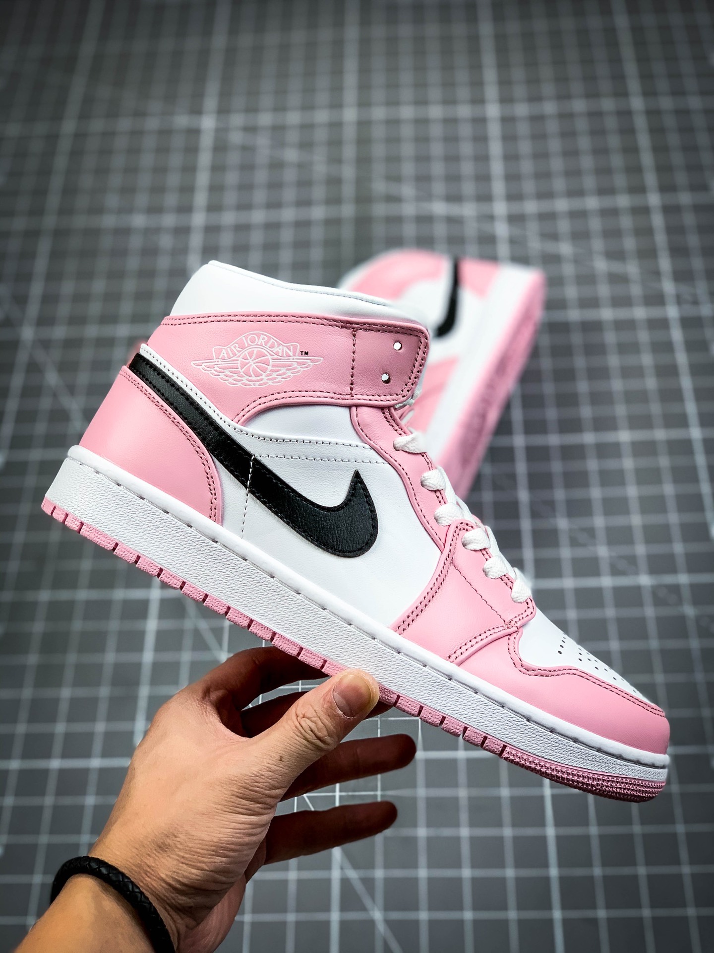 240 乔丹/Air JordanAJ1 aj1 乔丹1代 乔1 乔丹1代中帮系列 Air Jordan 1 Mid SE BQ6472-500