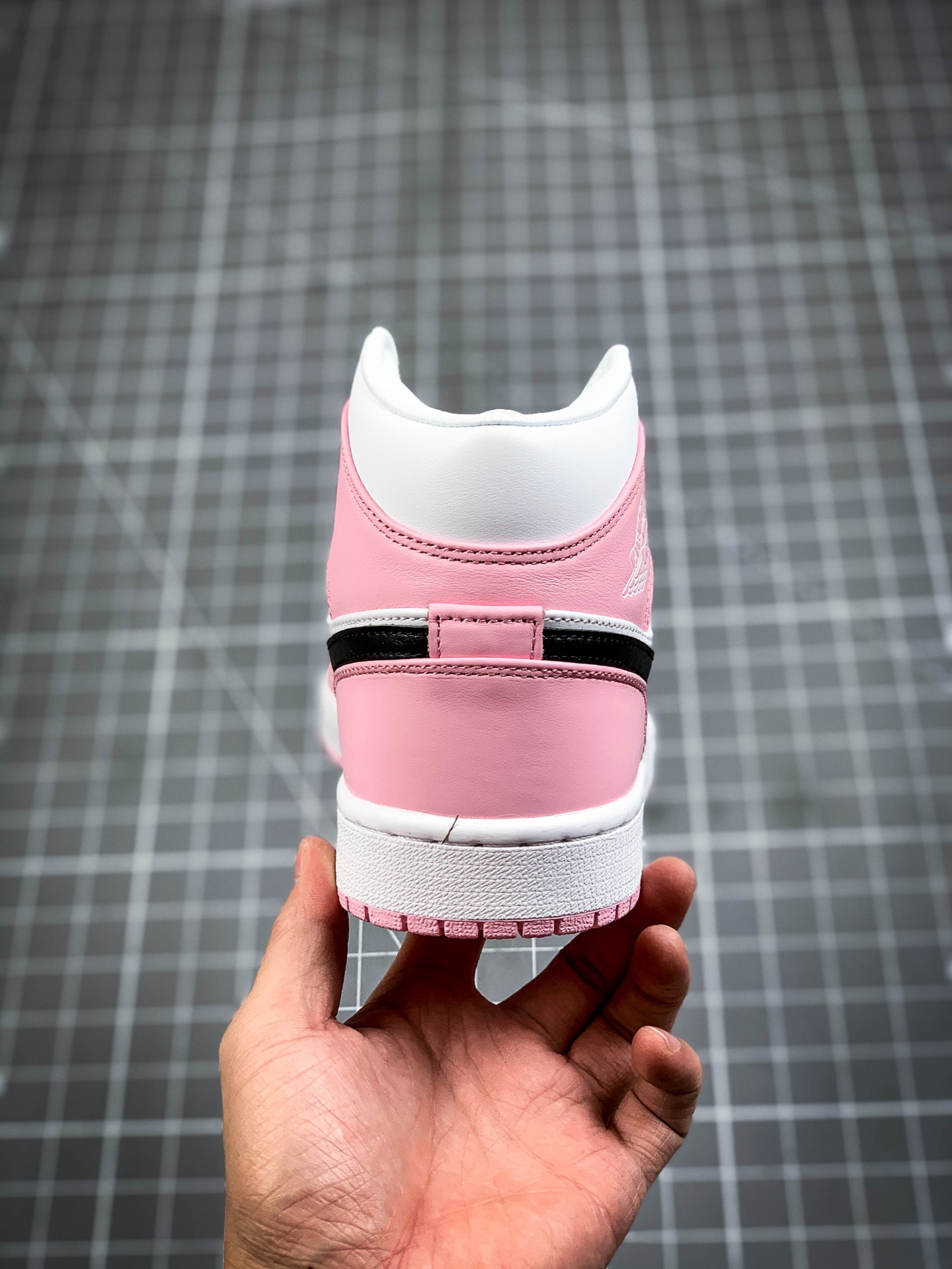 240 乔丹/Air JordanAJ1 aj1 乔丹1代 乔1 乔丹1代中帮系列 Air Jordan 1 Mid SE BQ6472-500