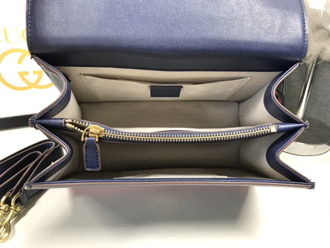 IG家 早春新作 竹節包 - 輝く鹿纹牛皮使用