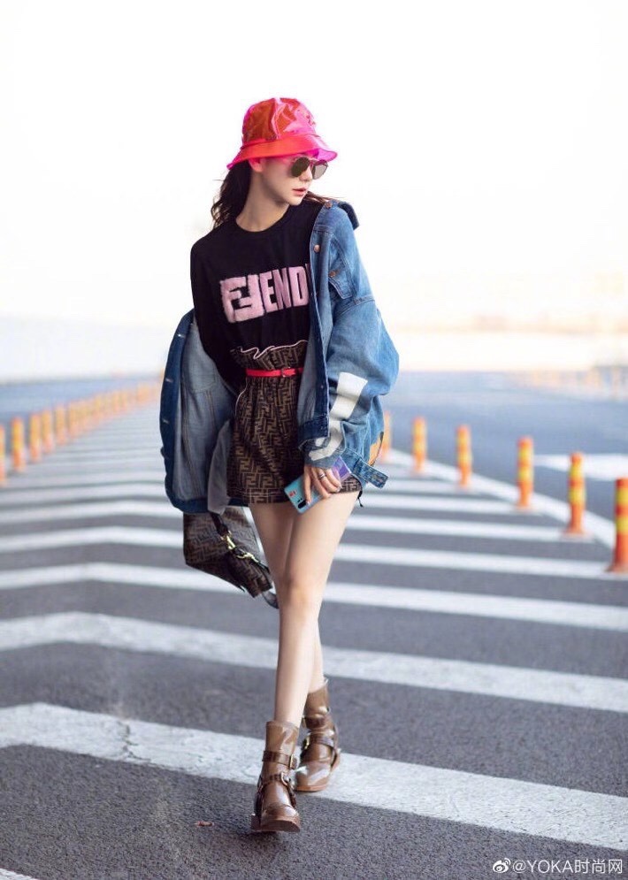 Ankle boots upper foot effect