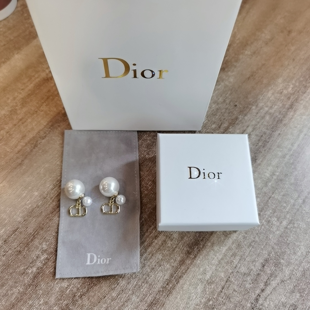 dio*刘雨昕baby同款CD珍珠耳环 3