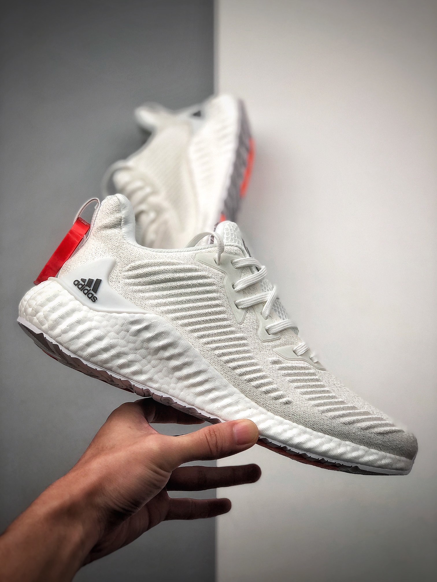 200  Adidas 阿迪达斯 AlphaBounce  Boost 阿尔法爆米花大底休闲跑步鞋