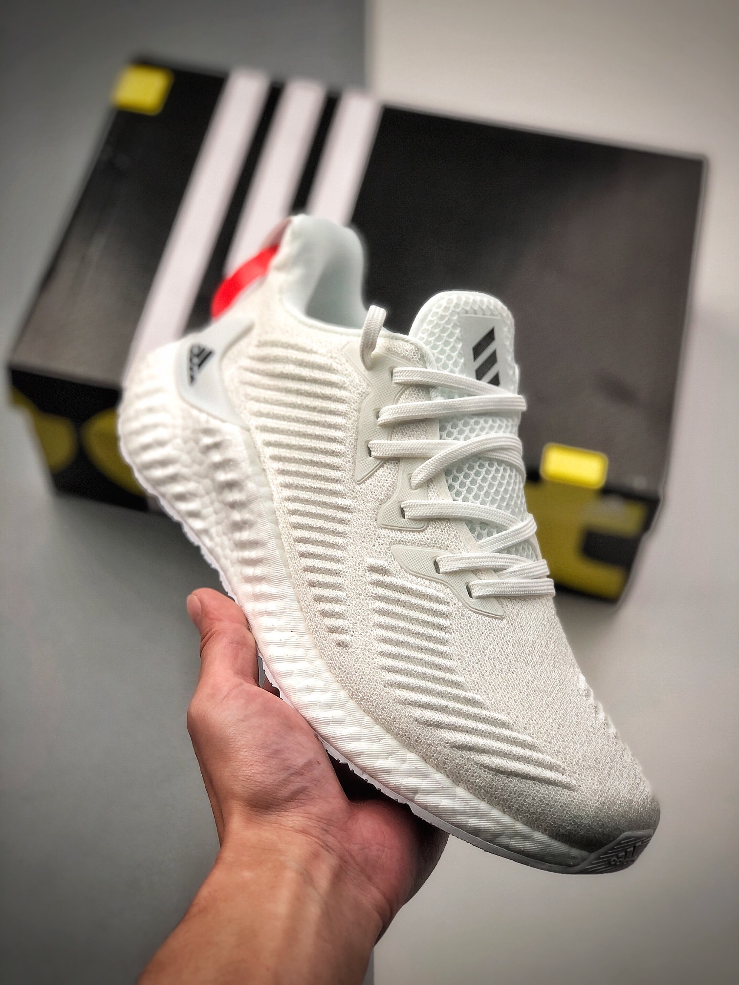 200  Adidas 阿迪达斯 AlphaBounce  Boost 阿尔法爆米花大底休闲跑步鞋