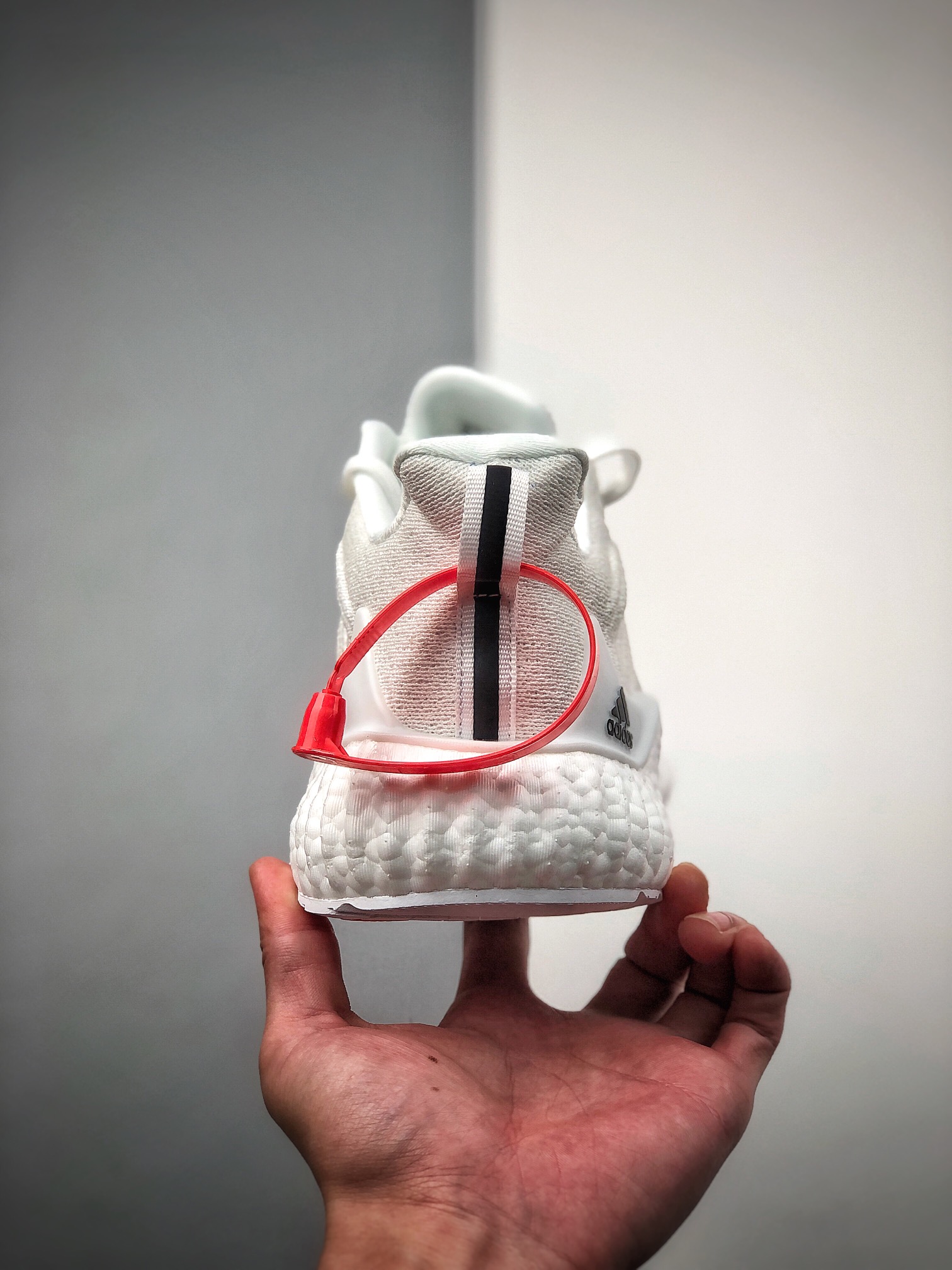 200  Adidas 阿迪达斯 AlphaBounce  Boost 阿尔法爆米花大底休闲跑步鞋