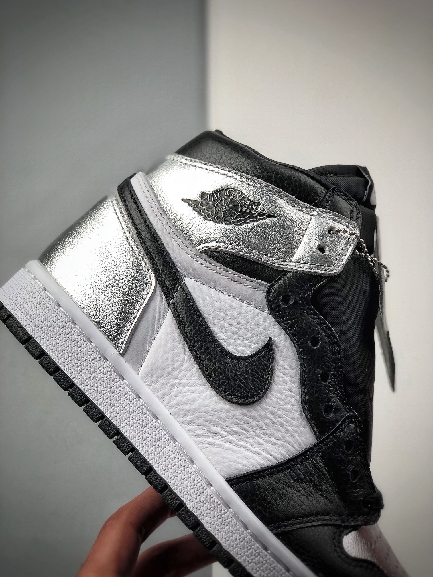 450  Nike Wmns Jordan 1 High   OG 黑银 AJ1乔丹一代高帮经典复古文化休闲运动篮球鞋 CD0461-001