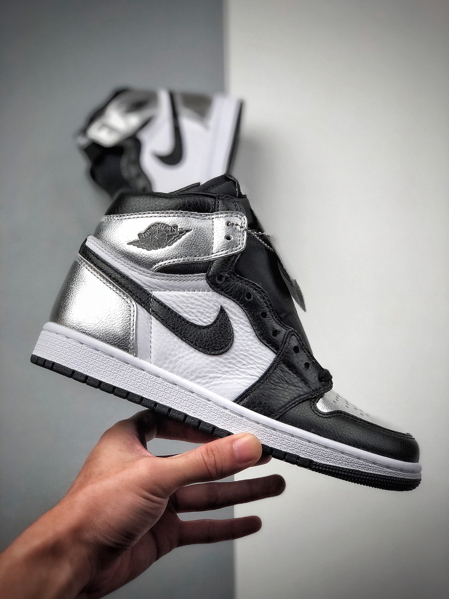 450  Nike Wmns Jordan 1 High   OG 黑银 AJ1乔丹一代高帮经典复古文化休闲运动篮球鞋 CD0461-001