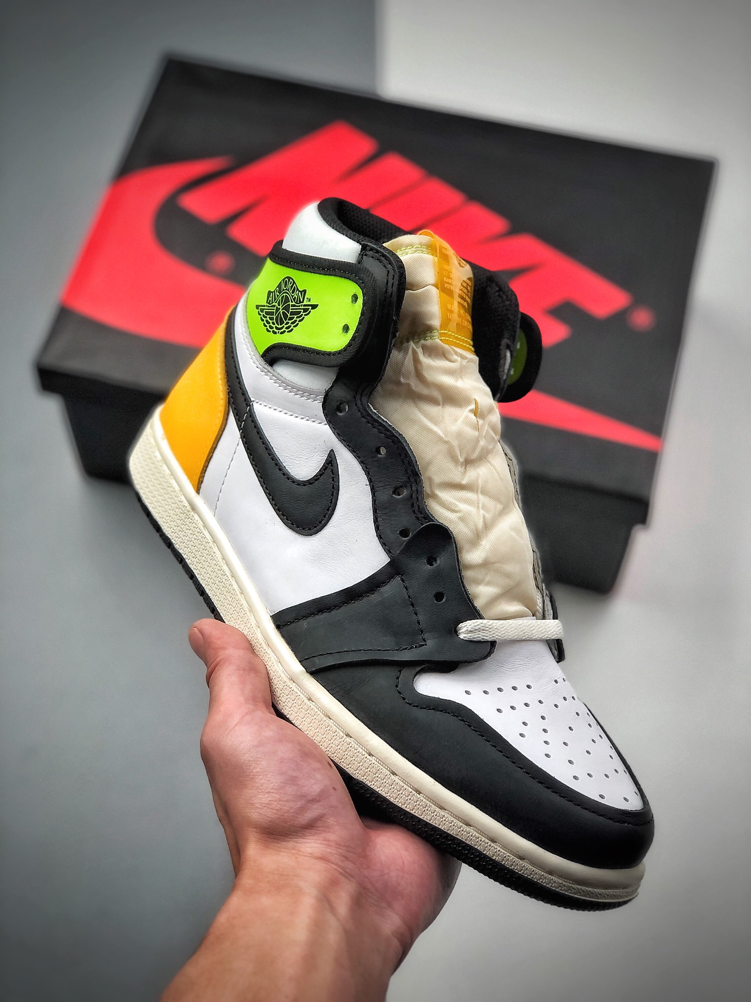Air Jordan 1 High OG “Volt Gold” negro y amarillo, se ha lanzado una nueva combinación de colores de las Air Jordan 1. …