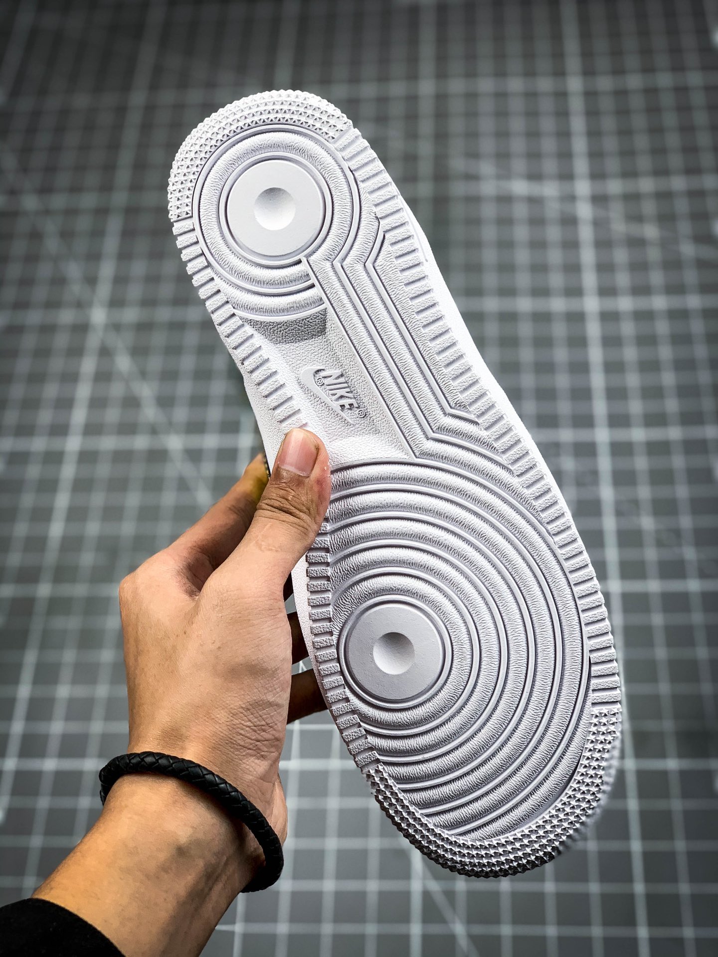 200  Nike Air Force 1 空军一号低帮休闲运动板鞋 DC9029-100