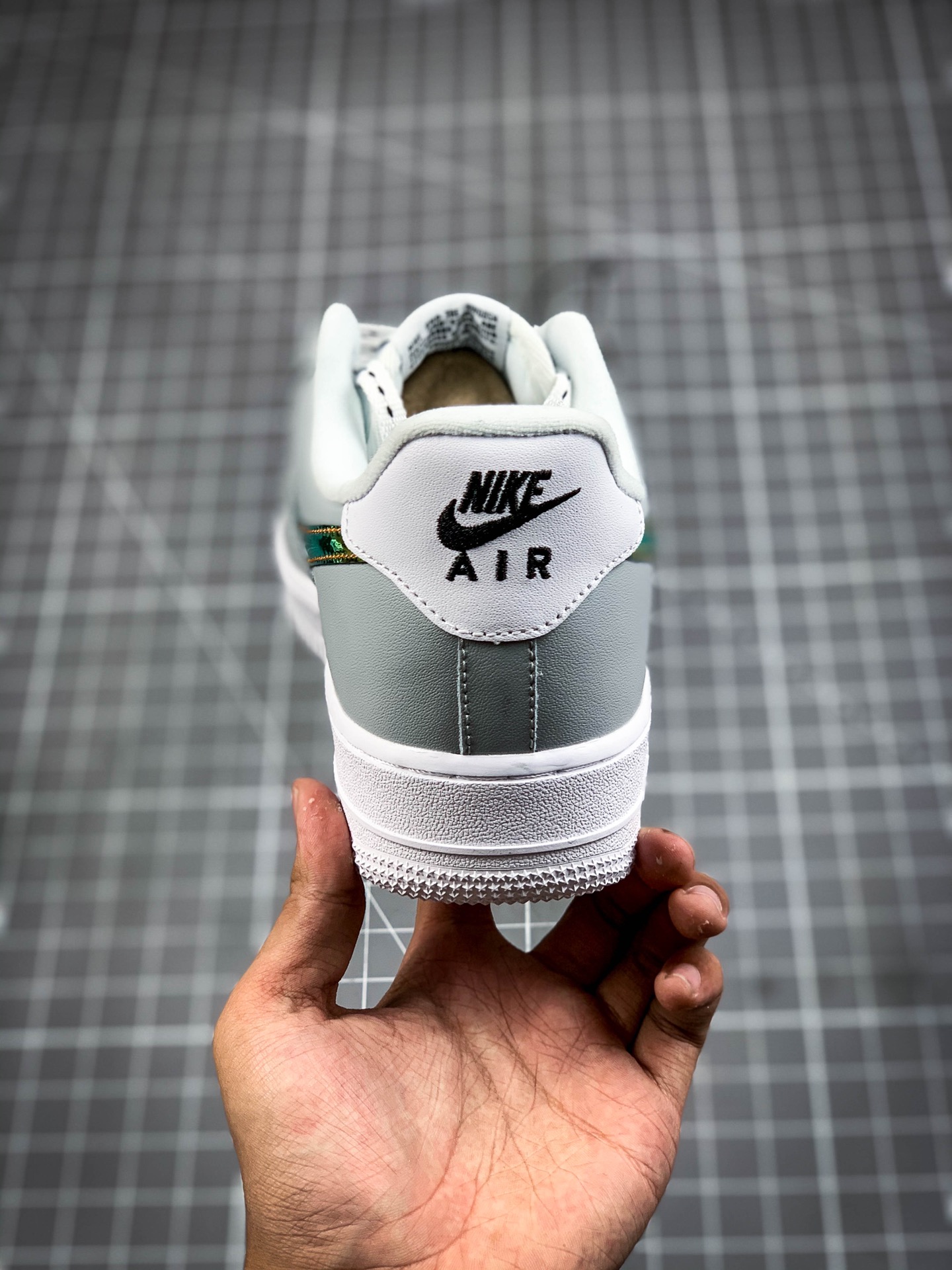 200  Nike Air Force 1 空军一号低帮休闲运动板鞋 DC9029-100