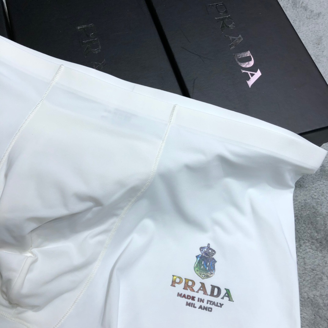 新品！Prada普拉达外贸公司合作订单高品质！时尚必备男士内裤采用无痕拼接无缝压胶工艺高档羊奶丝材质轻薄