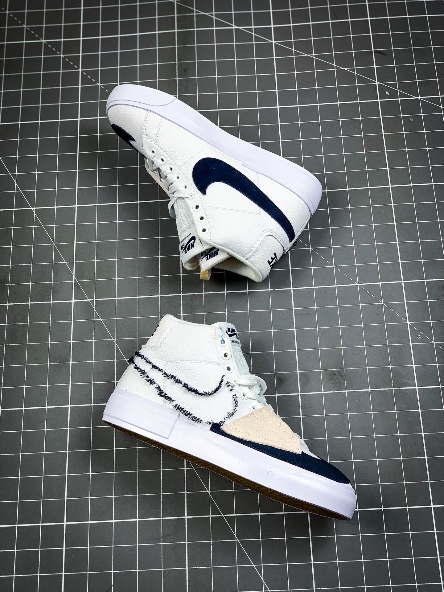 220 Nike SB Blazer Mid Edge “Team Red” 解构拆钩补丁风开拓者高帮 DA2189-900