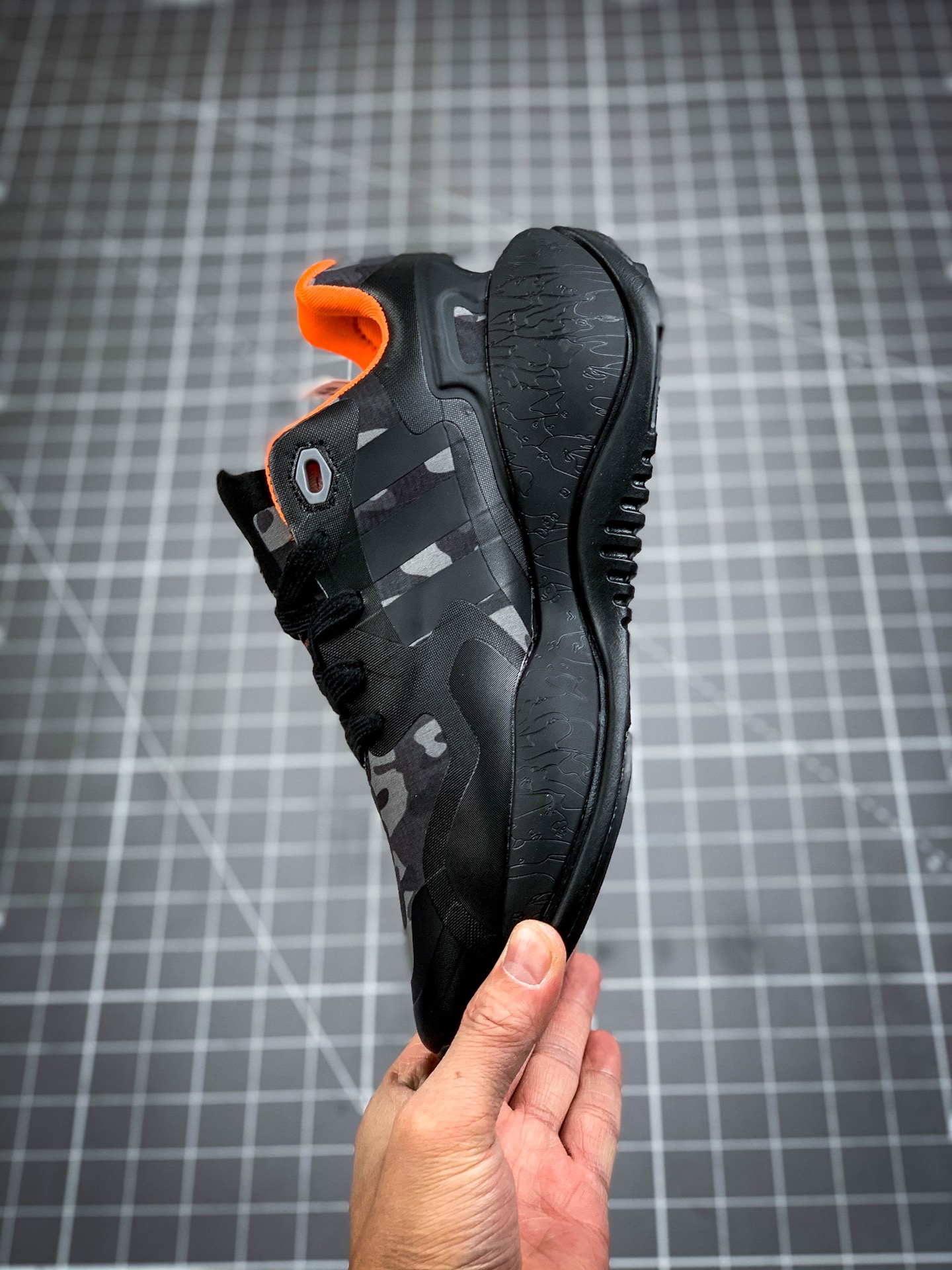 200 Adidas 阿迪达斯 ZX Alkyne Boost 易烊千玺代言款 爆米花中底复古运动休闲跑步鞋 GZ8913